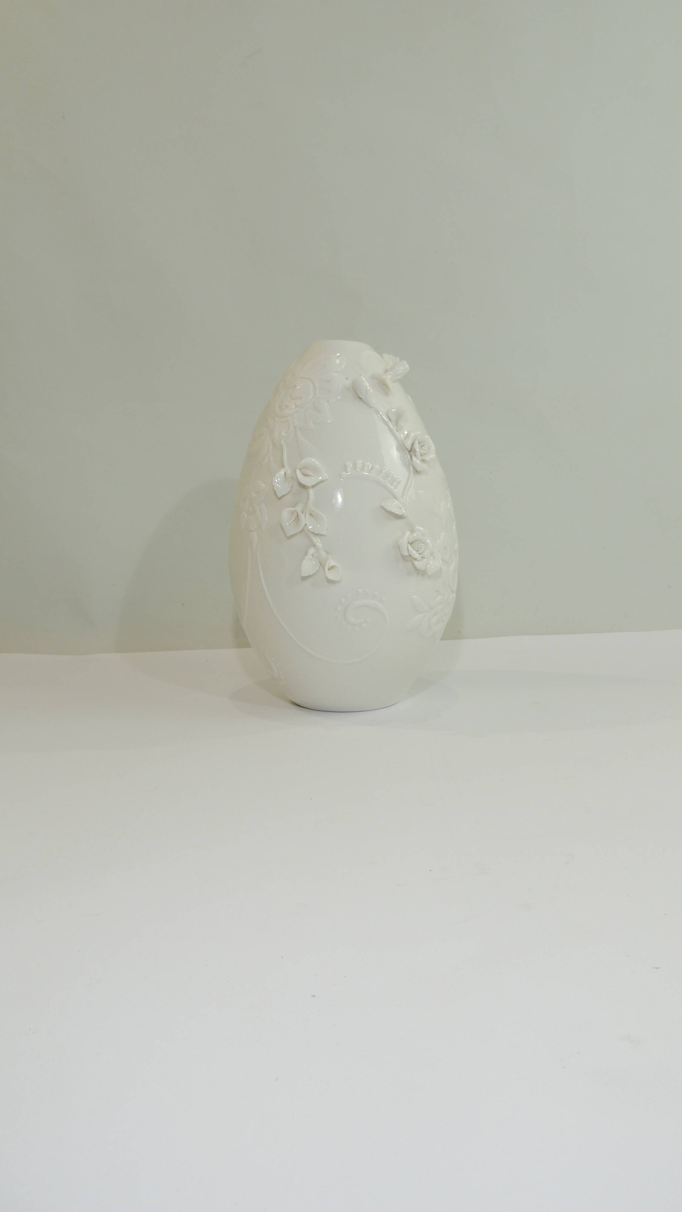 Slush porcelain vase / vintage