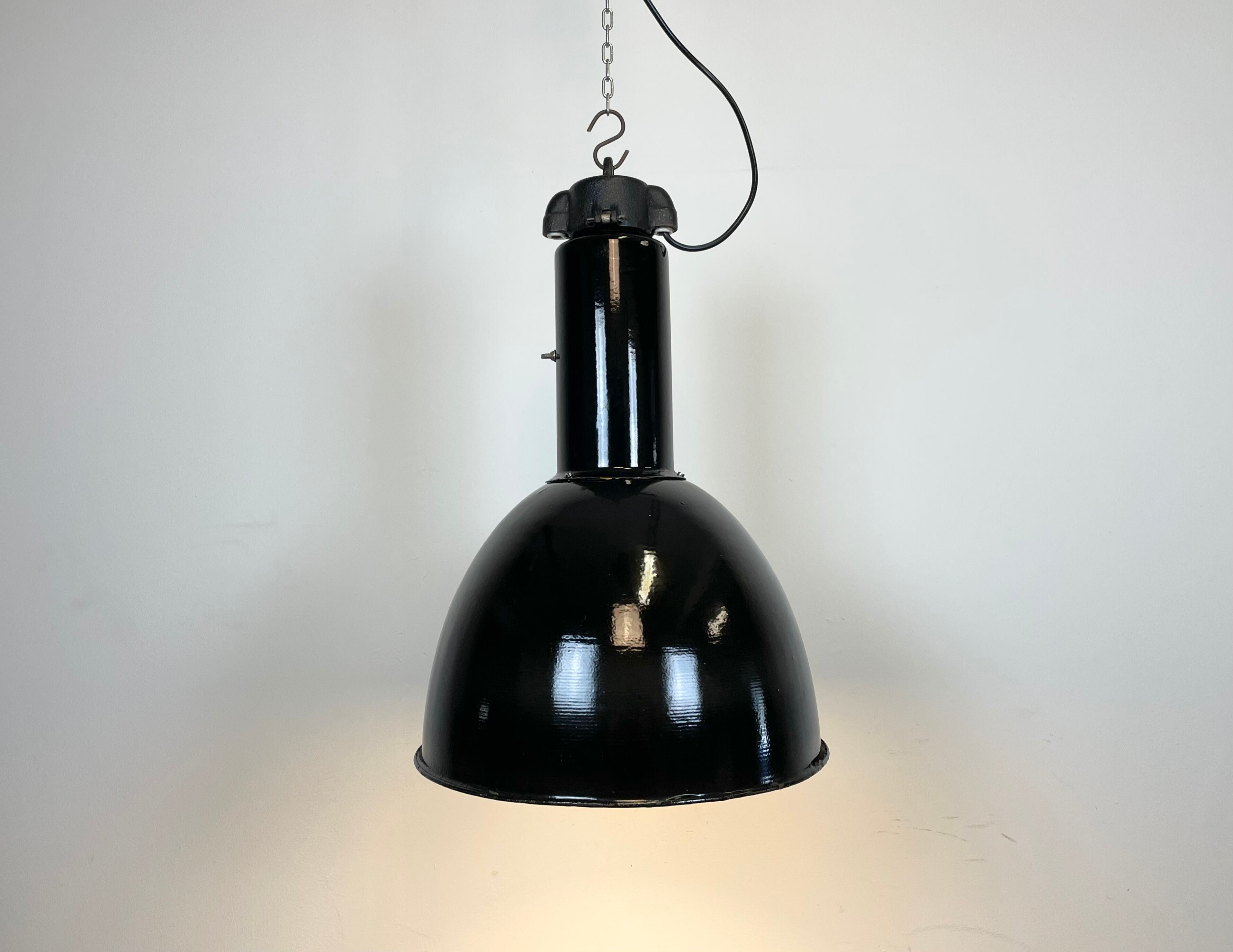 Industrial bauhaus black enamel pendant lamp, 1930s