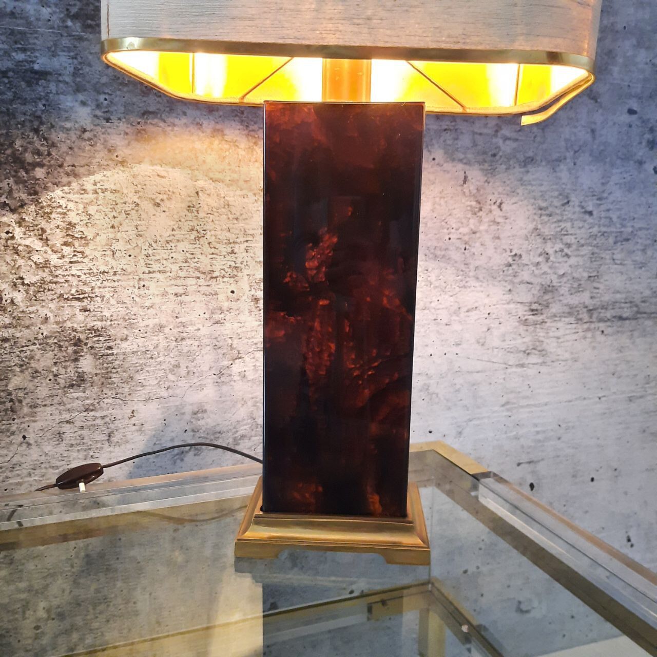 Lampe effet briar et laiton lucite années 1980