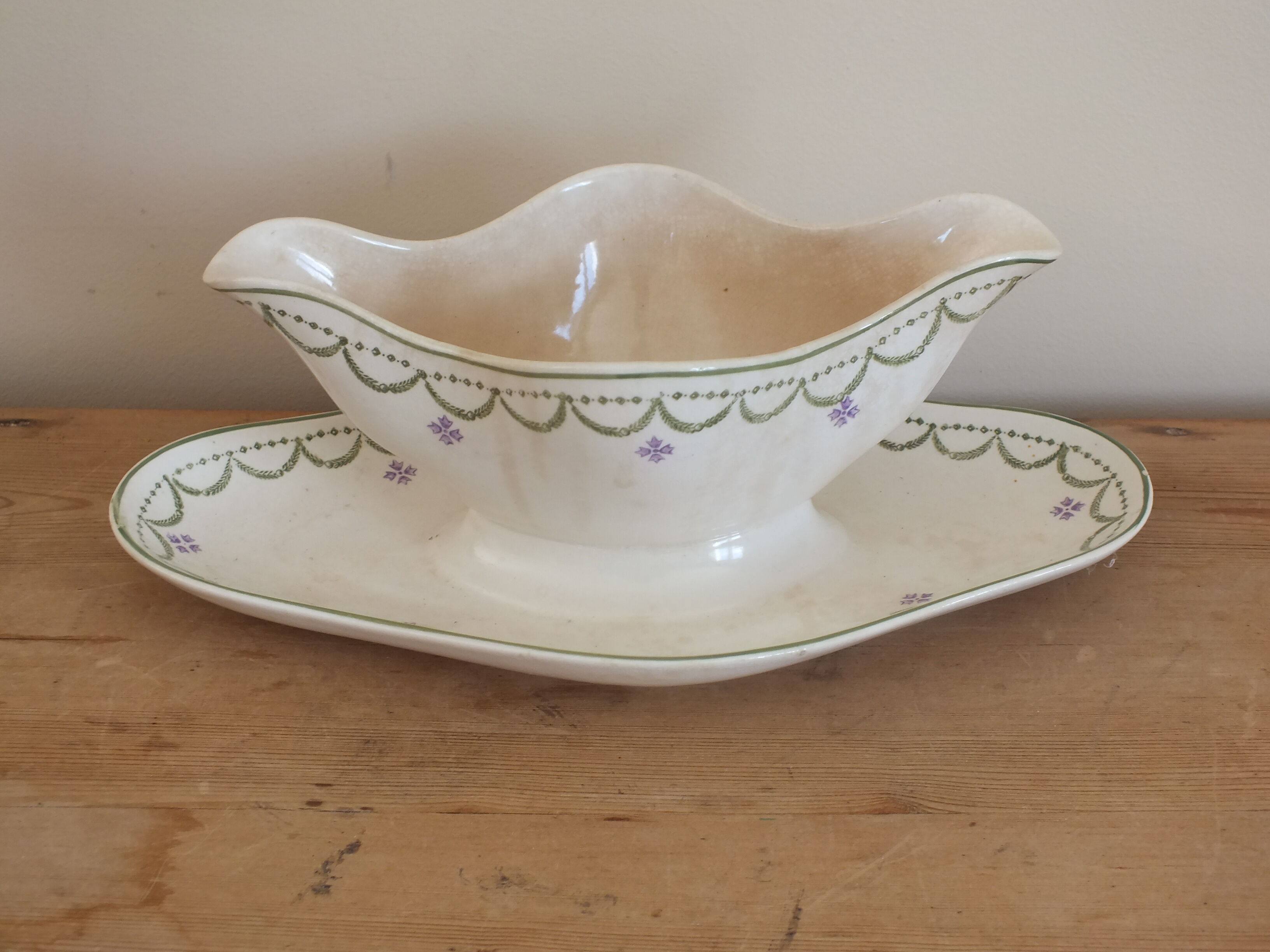 Old sauce boat Longwy Violetta