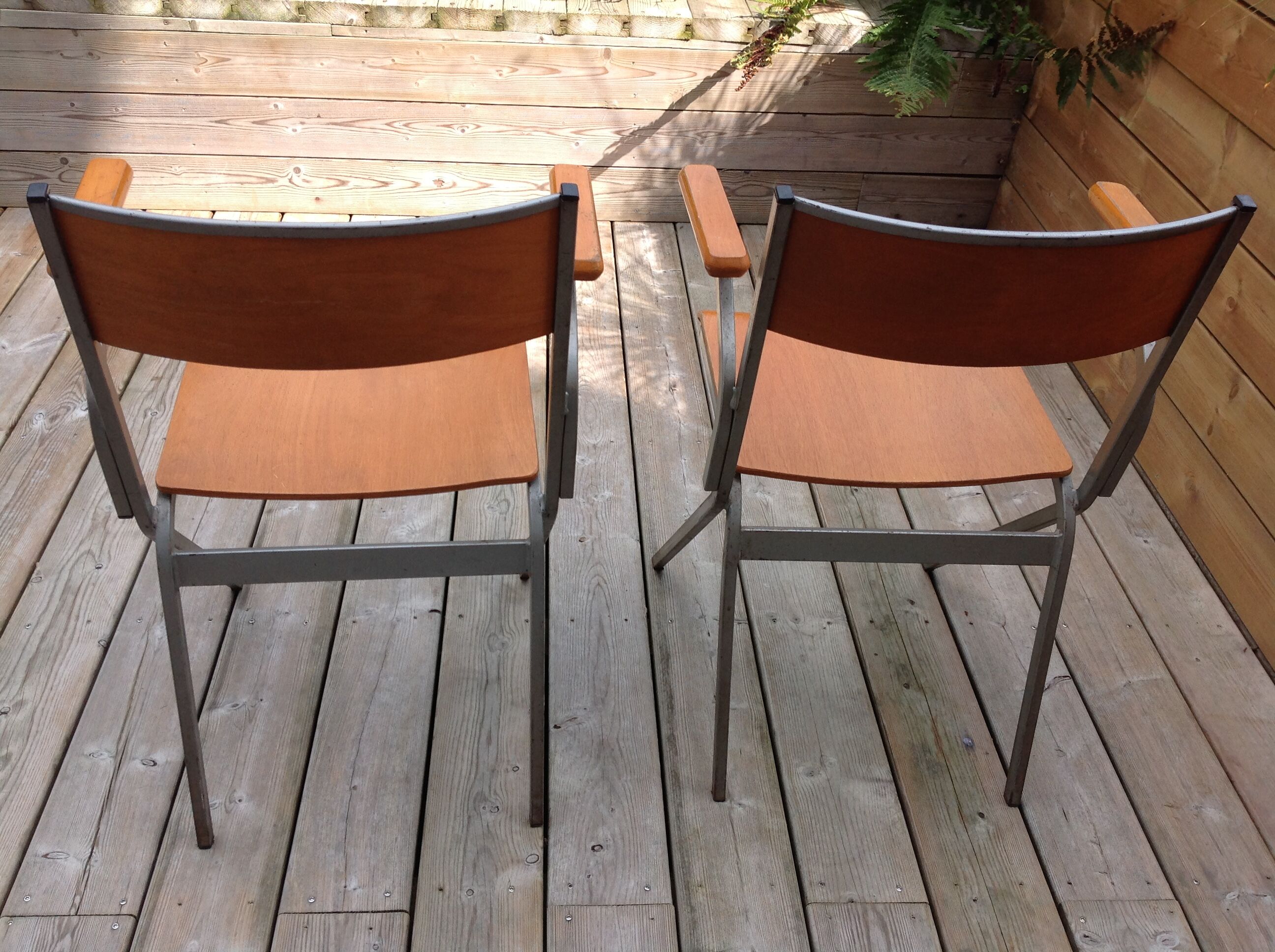 Duo of office chairs