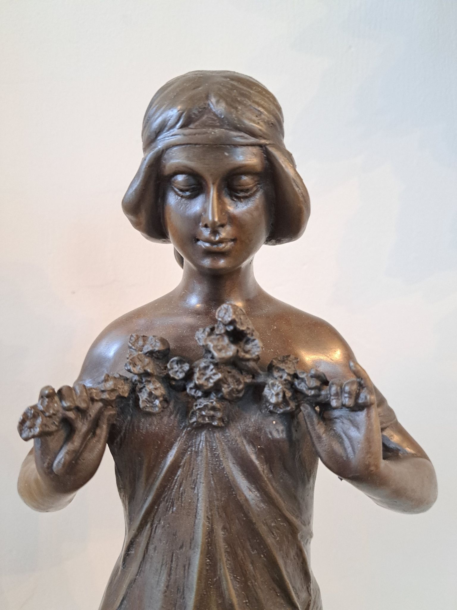 Sculpture femme art nouveau en bronze