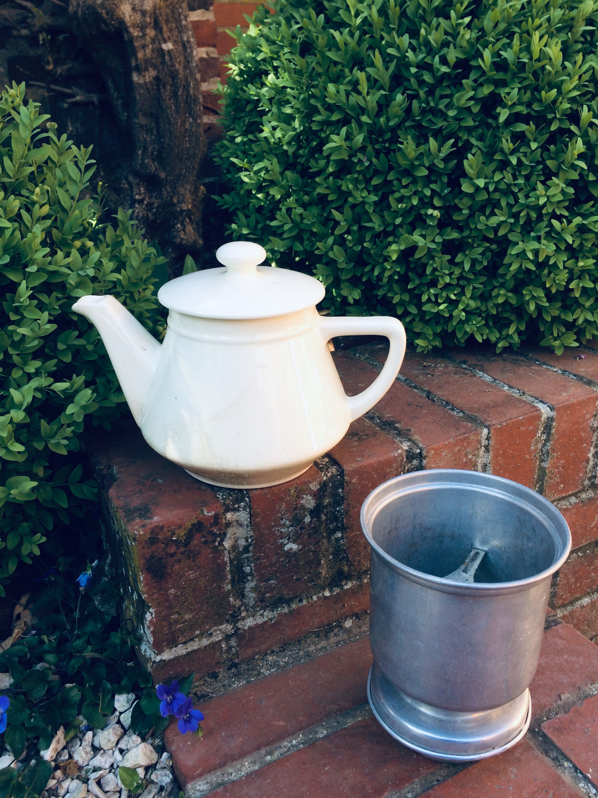 Ancienne cafetière mécanique en faïence et filtre en acier - Villeroy et Boch