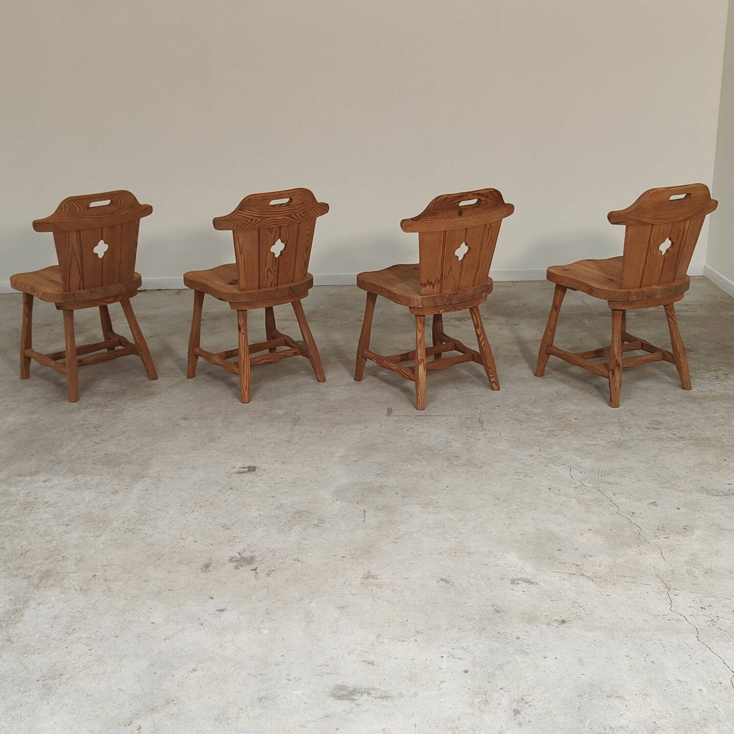 Set of 4 Vintage Tyrolean Dining Room Chairs in Pine, 1970s.