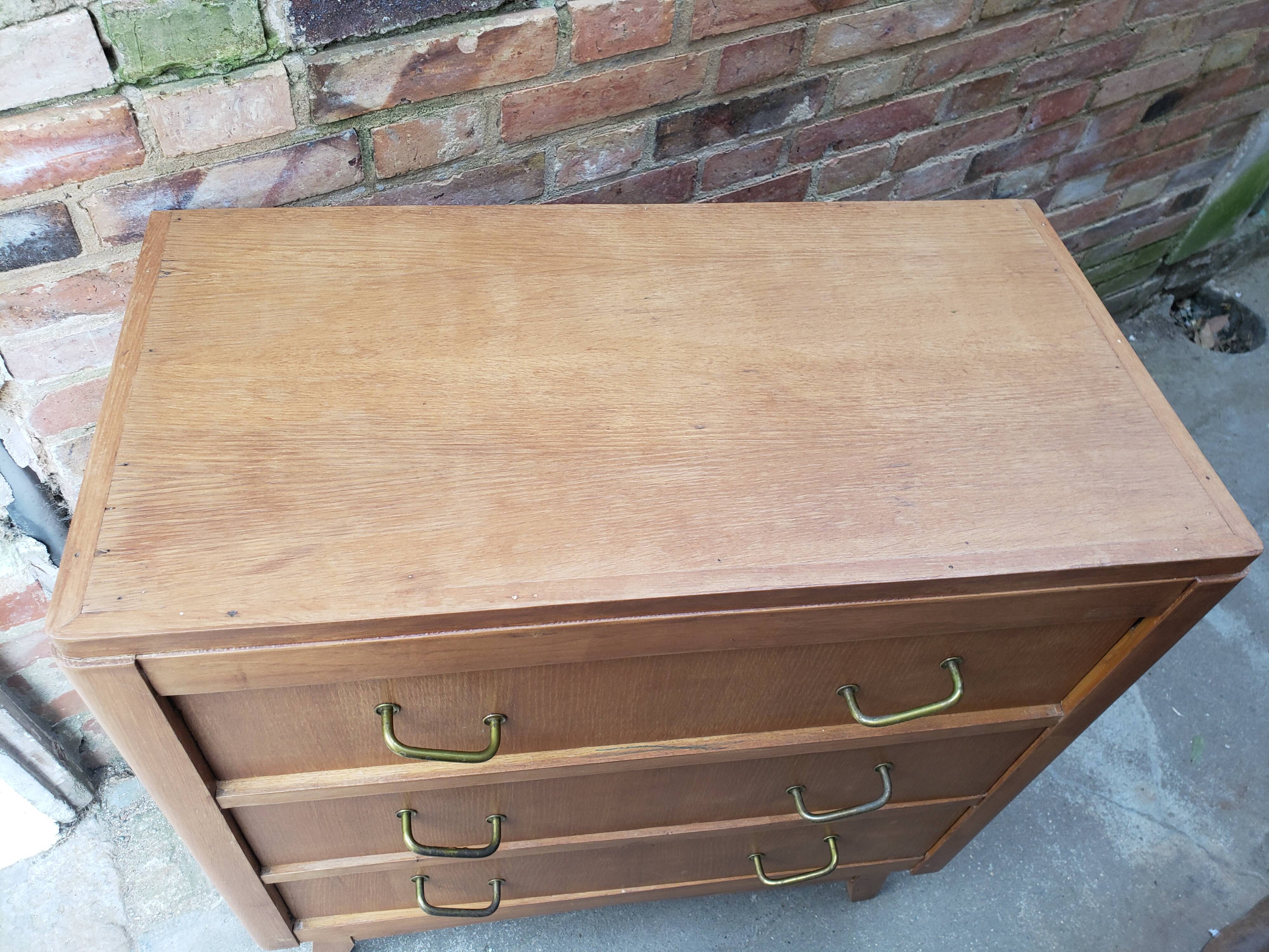 Commode vintage pied compas