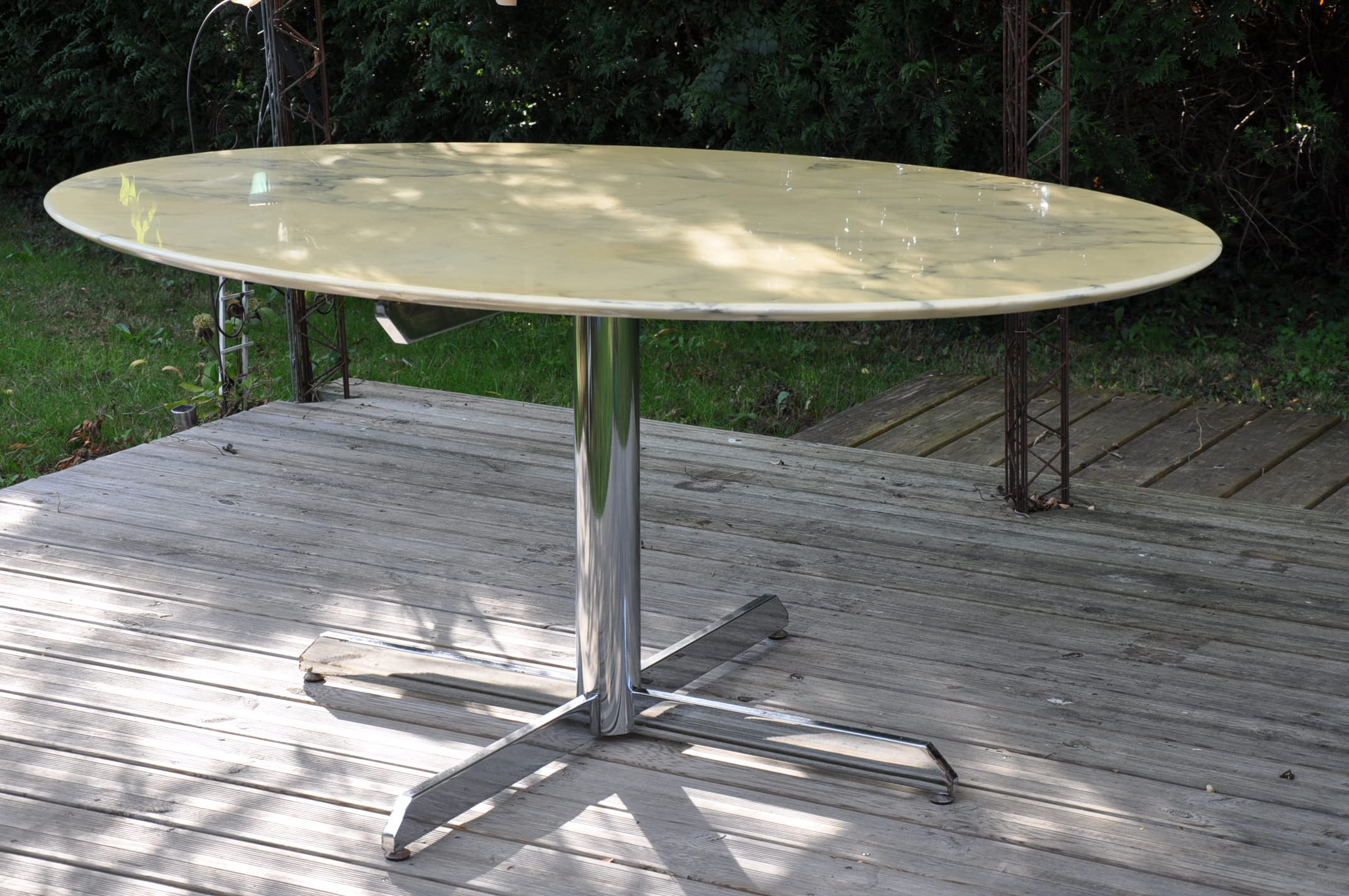 Meal table, oval, marble, 70