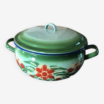 Enamelled sheet tureen