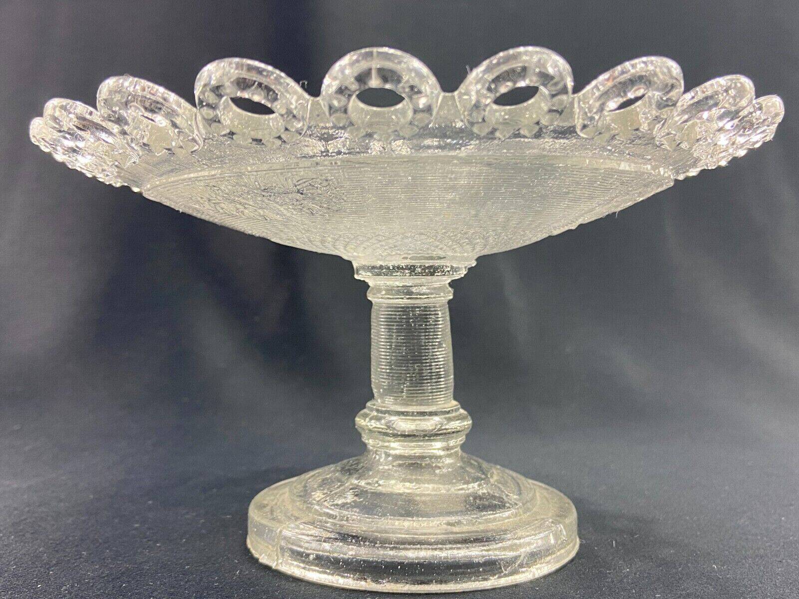 Cup on Vierzon glass pedestal, early 20th century