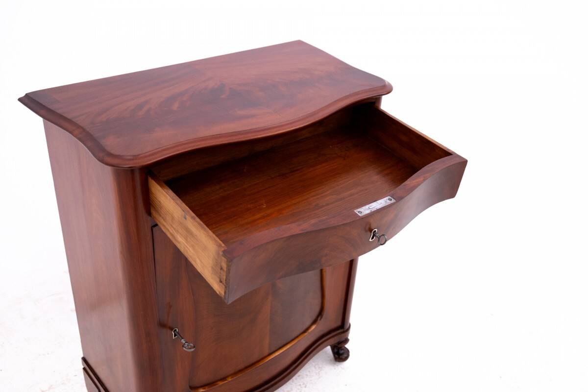 Commode en acajou, fin du XIXe siècle, Europe du Nord.
