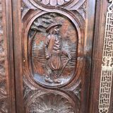 Armoire bretonne ancienne en chêne sculpté