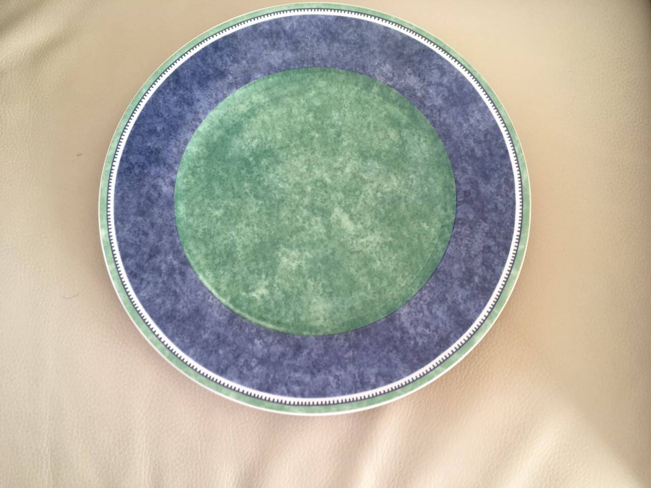 Large plate Villeroy & Boch new