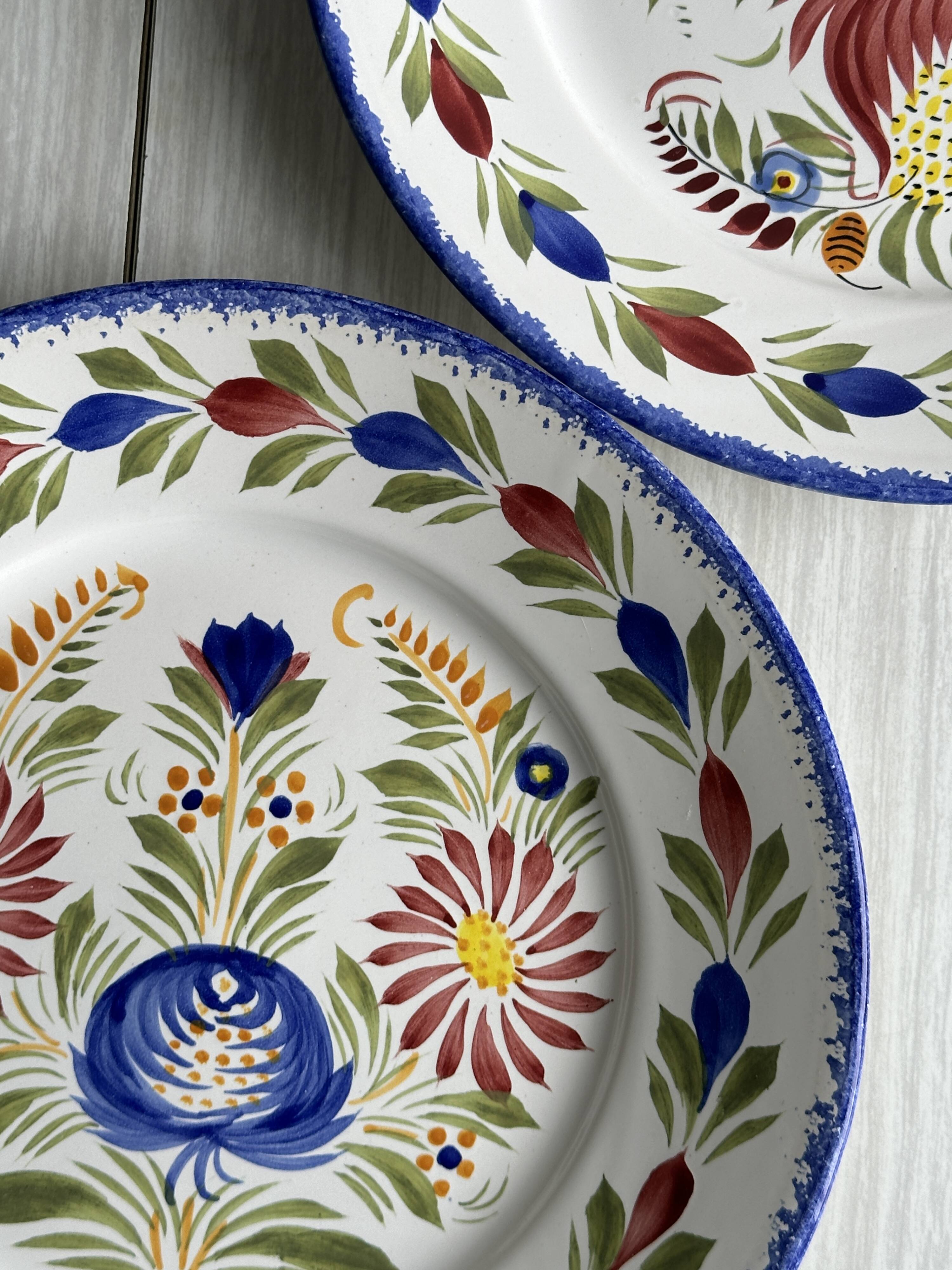 2 decorative plates in Quimper earthenware, signed HB Henriot.