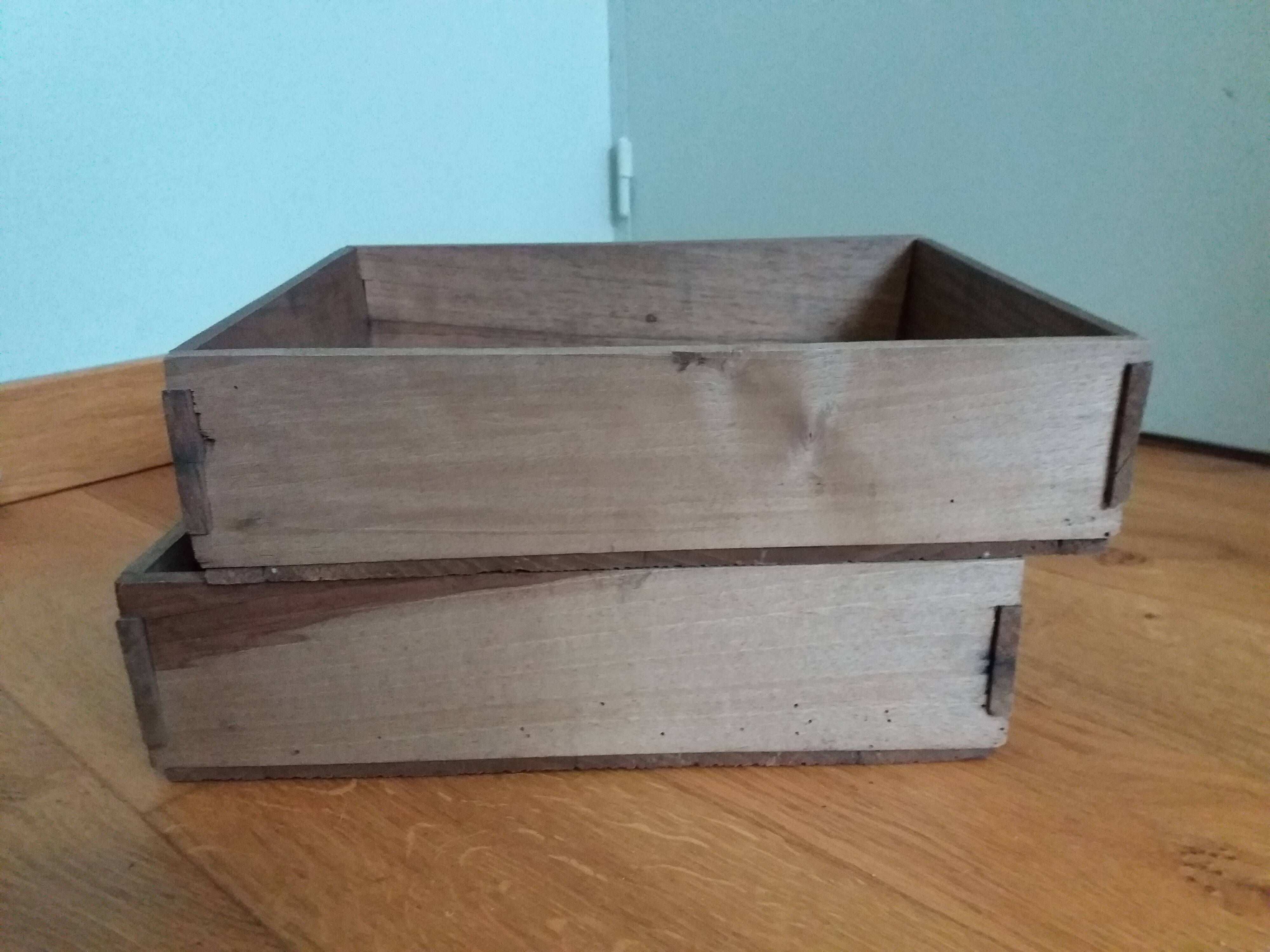 2 wooden drawers 33 x 27