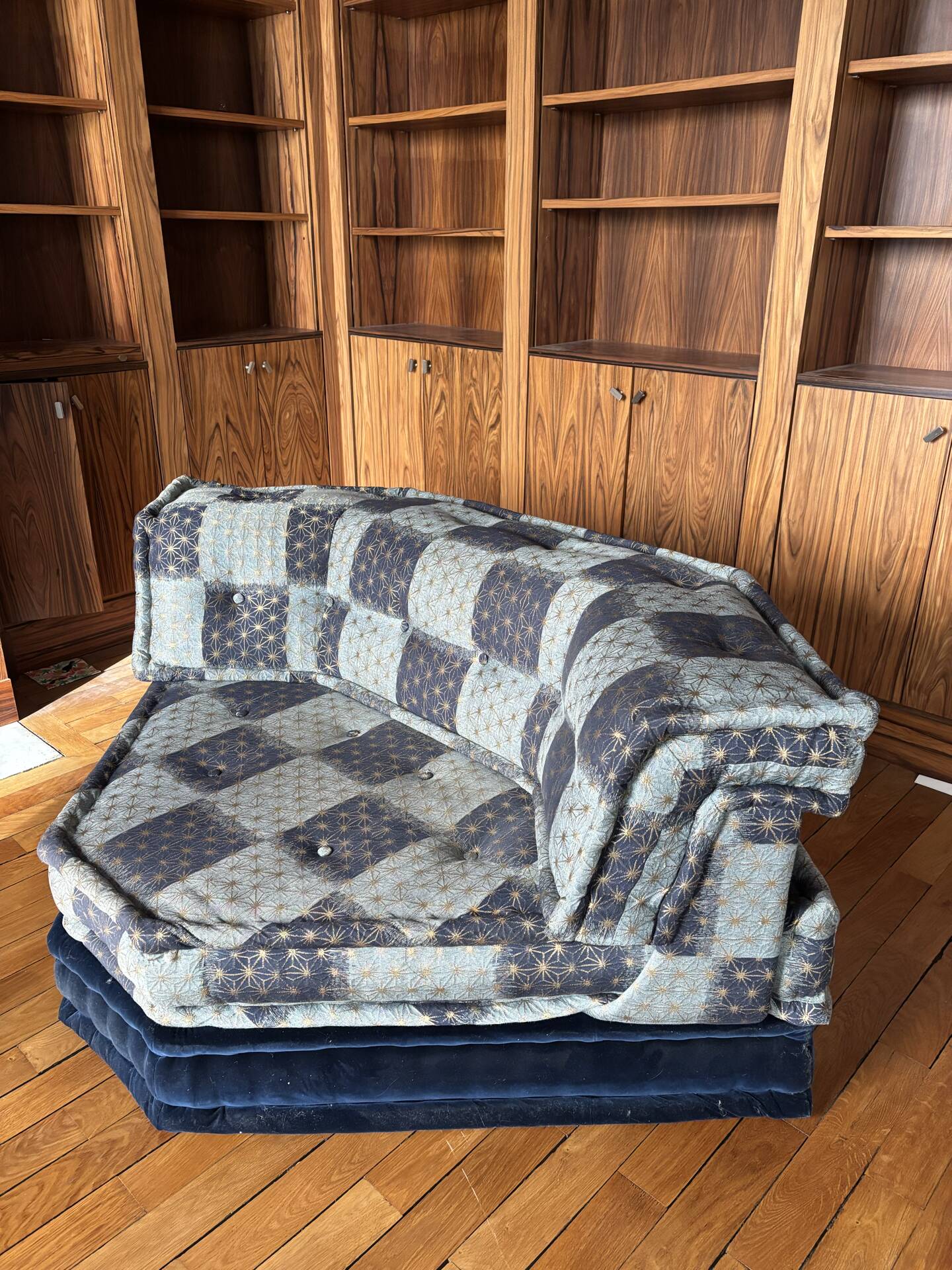 2 chauffeuses Mah Jong roche bobois , Kenzo Takada