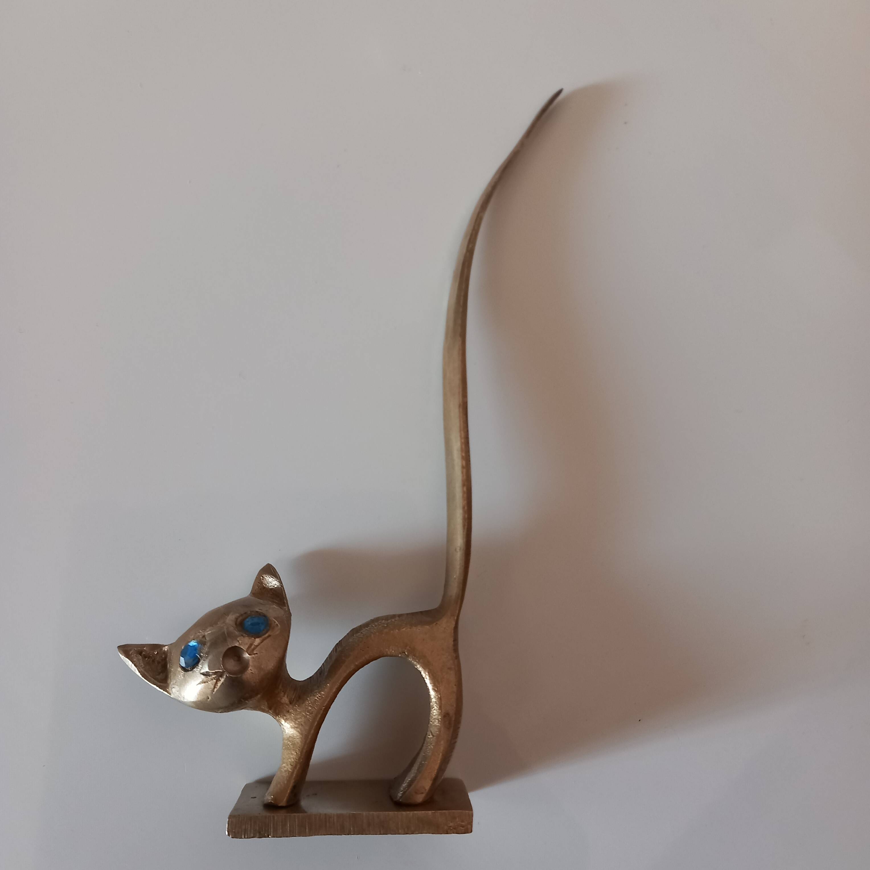 Chat baguier en laiton