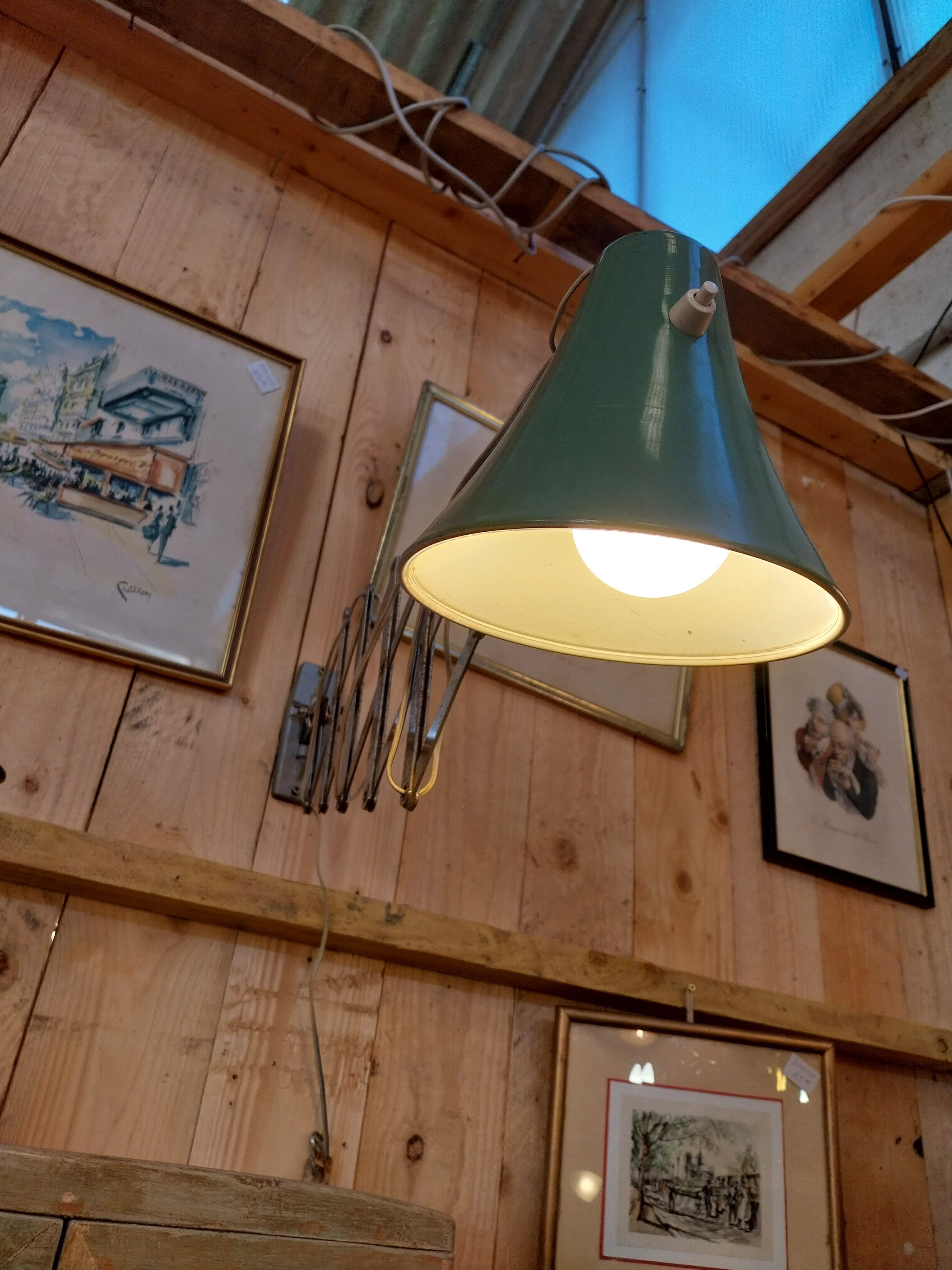 Workshop scissors lamp