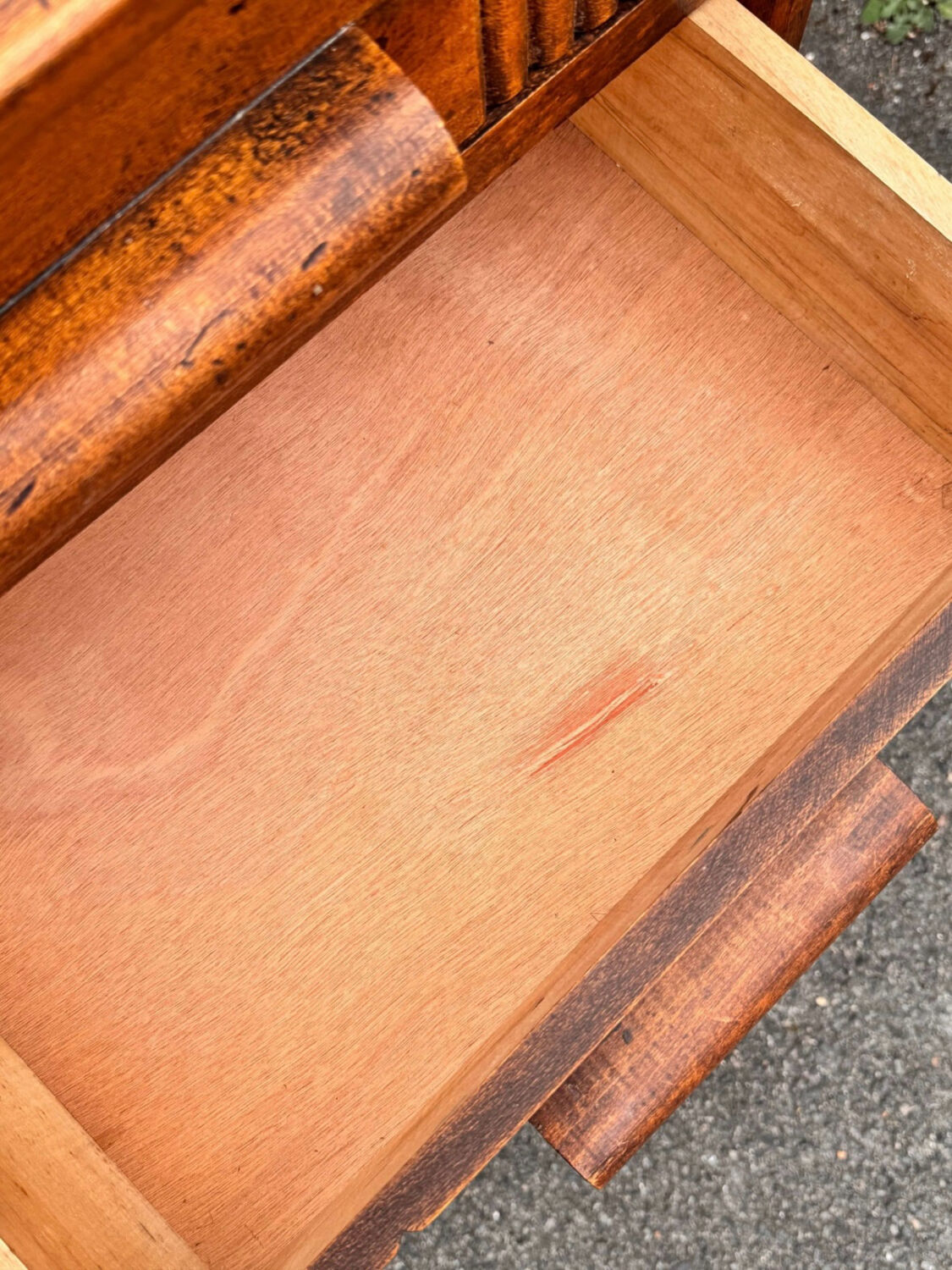 Antique chest of drawers with 5 drawers