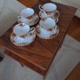Set of 4 coffee cups