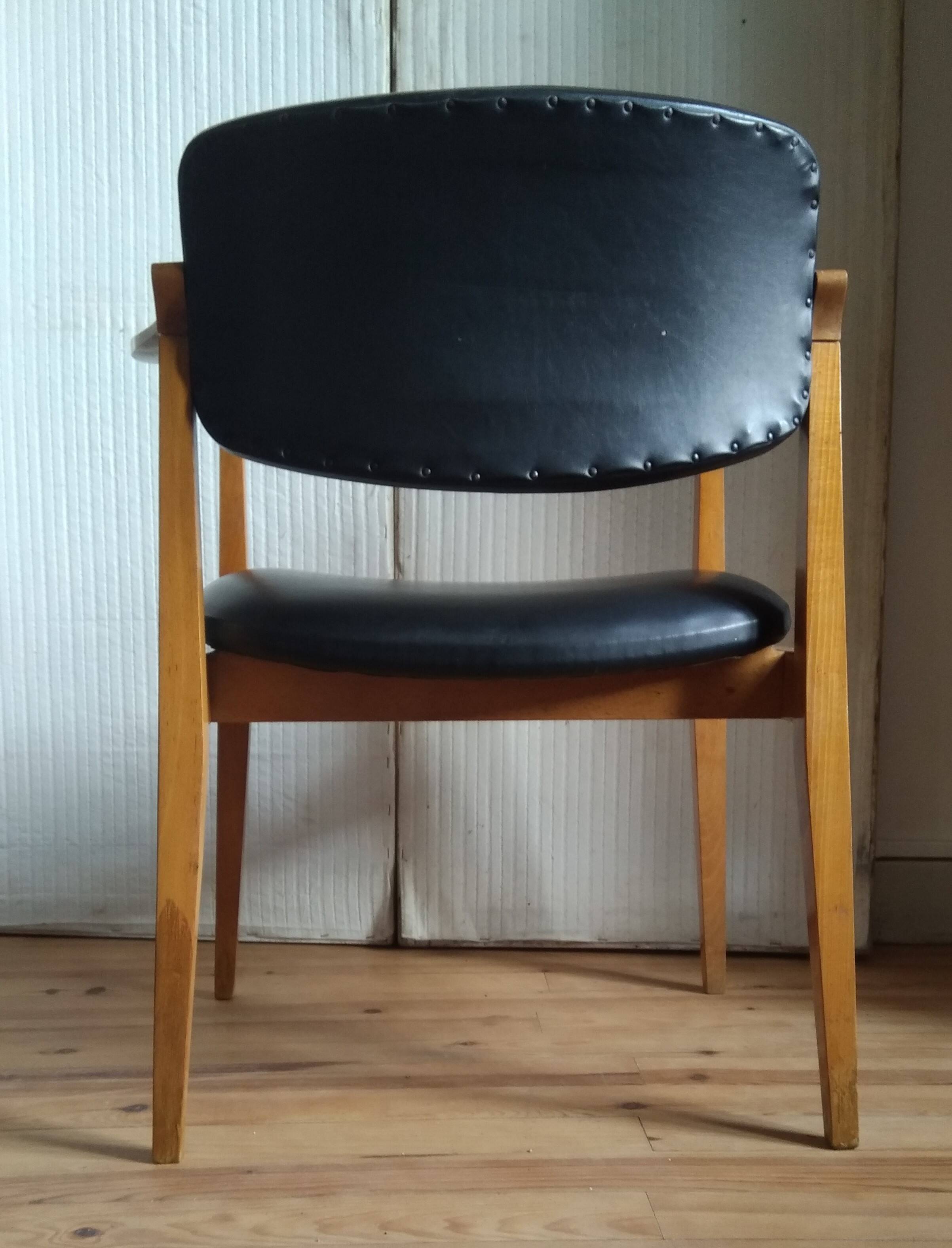 Large Scandinavian office armchair