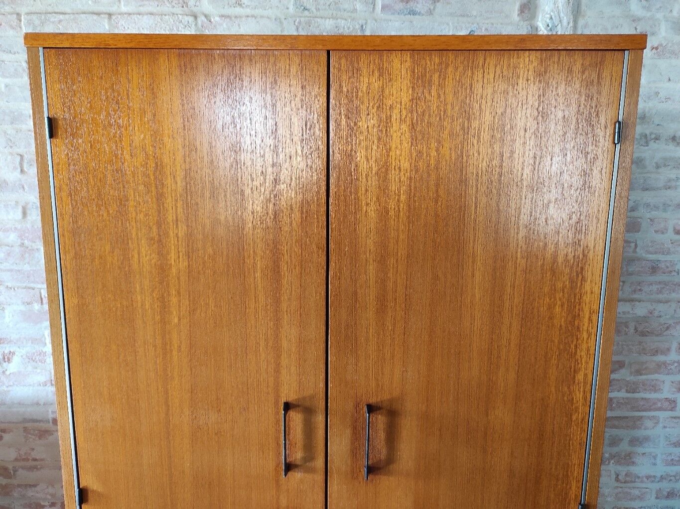 Armoire vintage