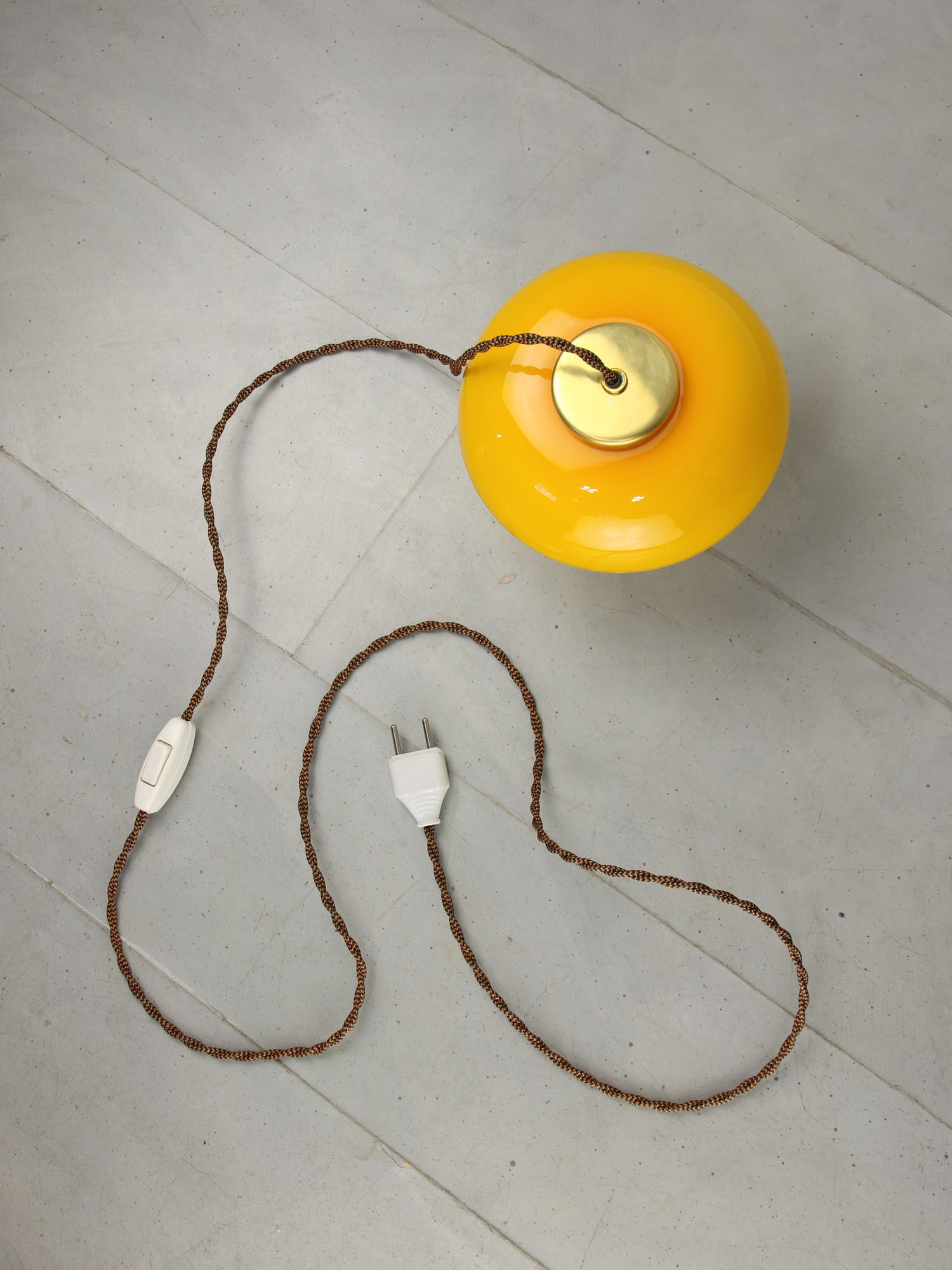 Mid-century yellow glass & brass mushroom table lamp