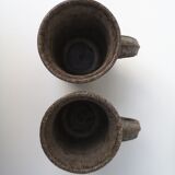 Duo vintage sandstone mugs