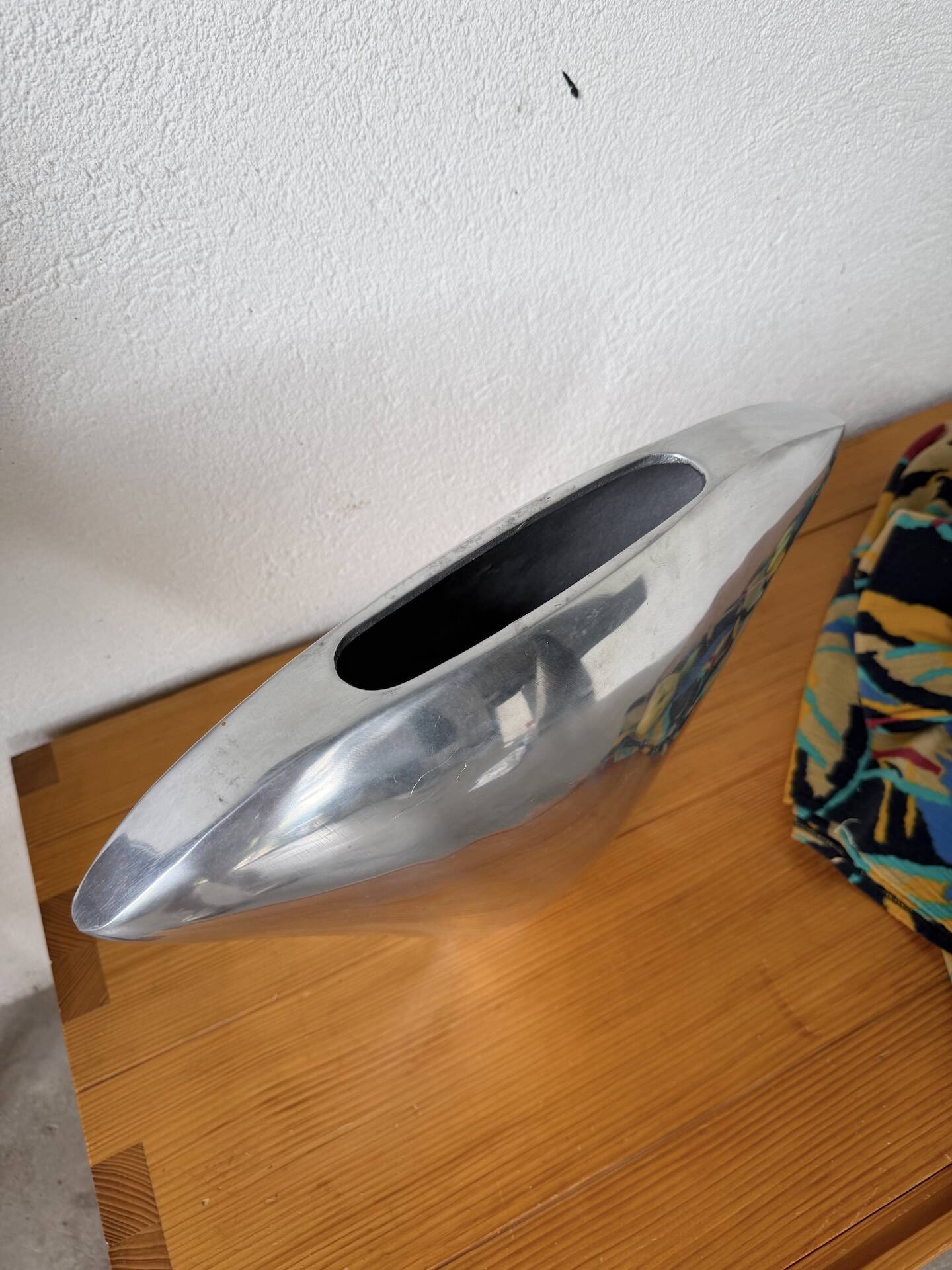 Aluminium fountain vase