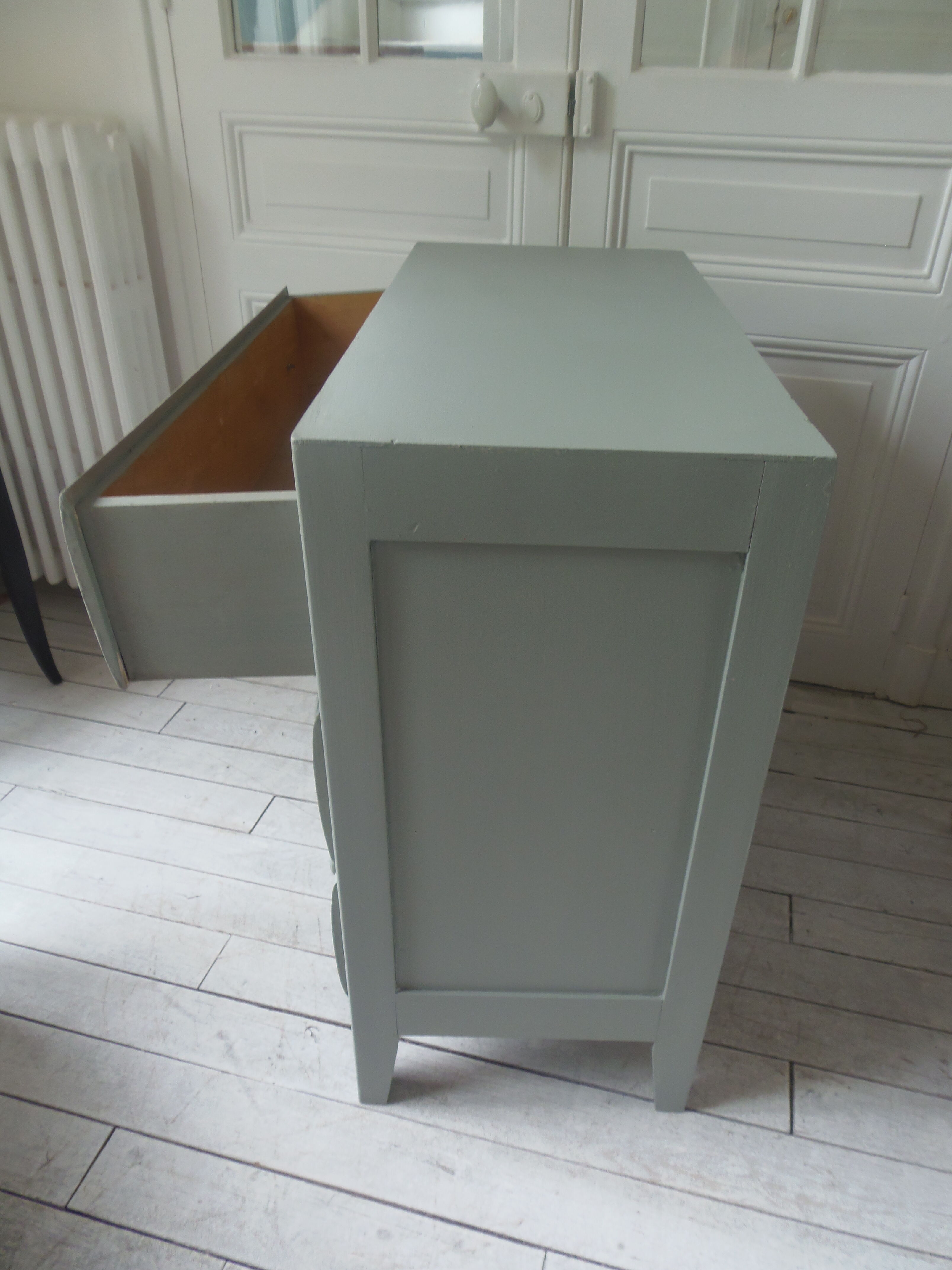 Vintage dresser