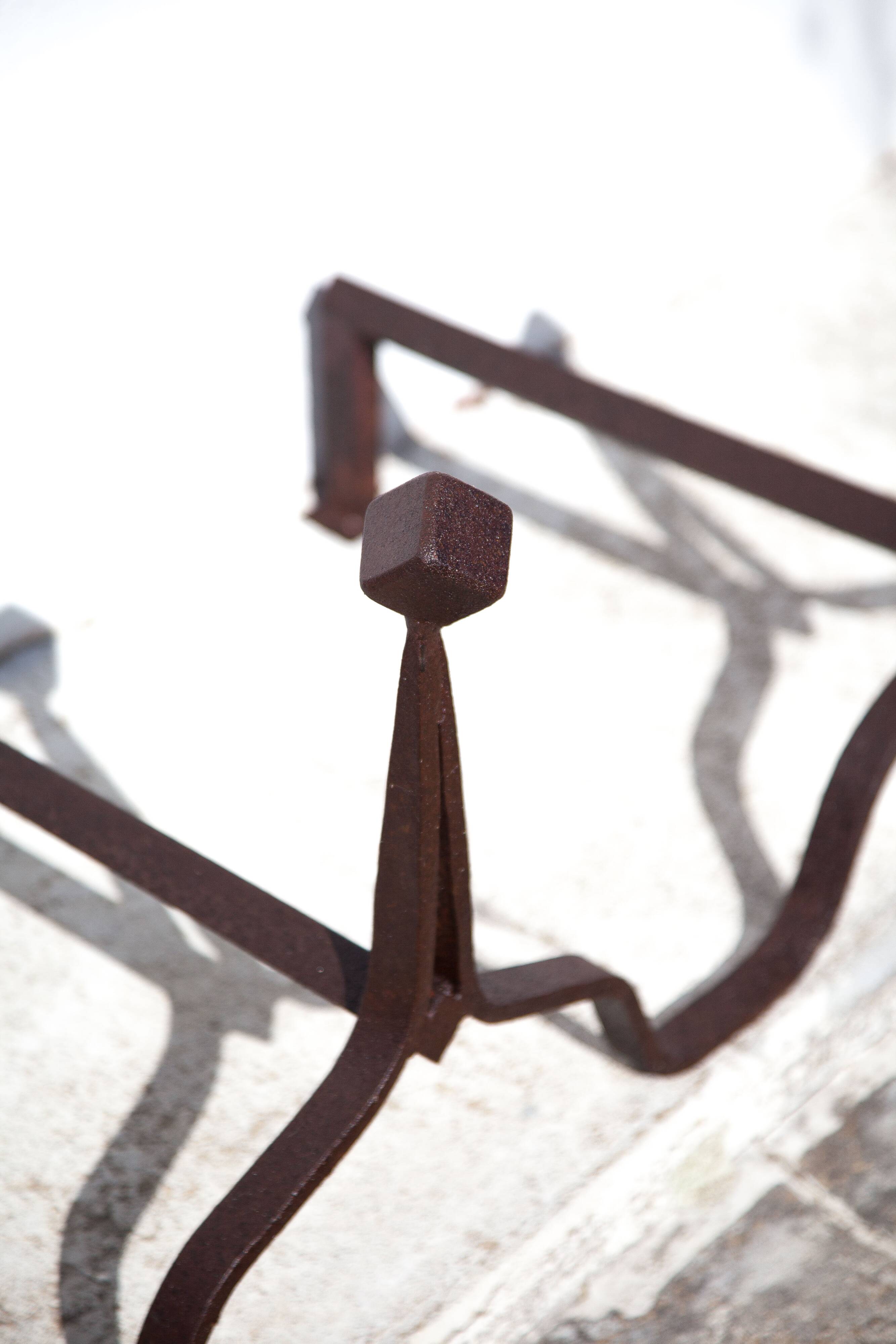 Chenets de cheminée en fonte, moderniste, brutaliste, accessoires cheminée,andirons