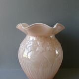 Vase Art Nouveau en opaline rose