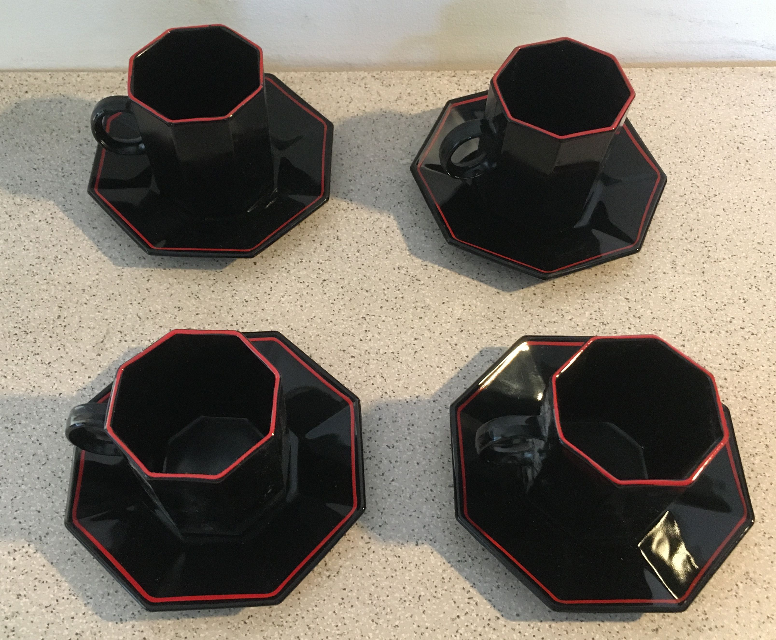 Coffee cups and saucers Octime noir