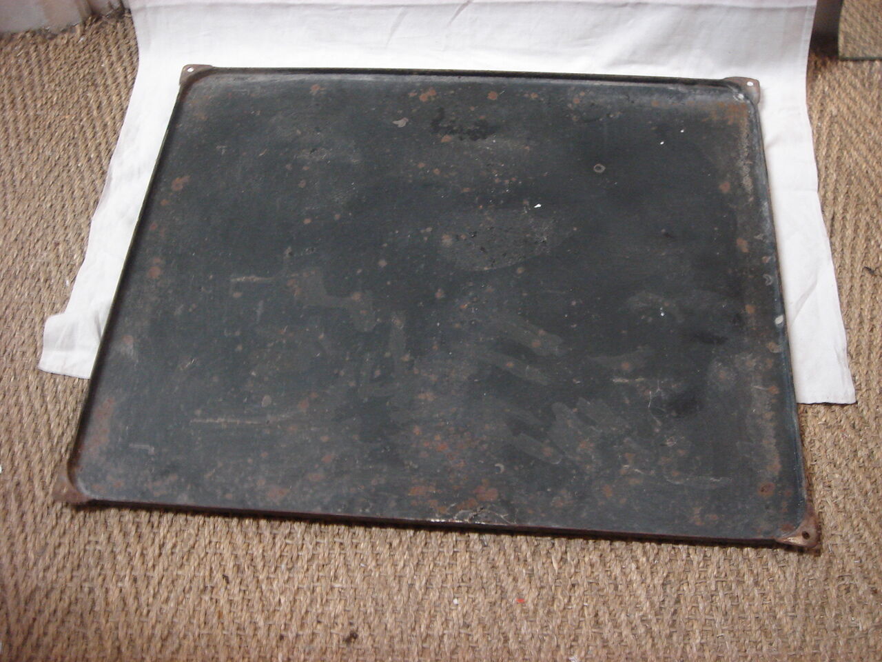 Provimi enamel plate, 1960 cattle feed