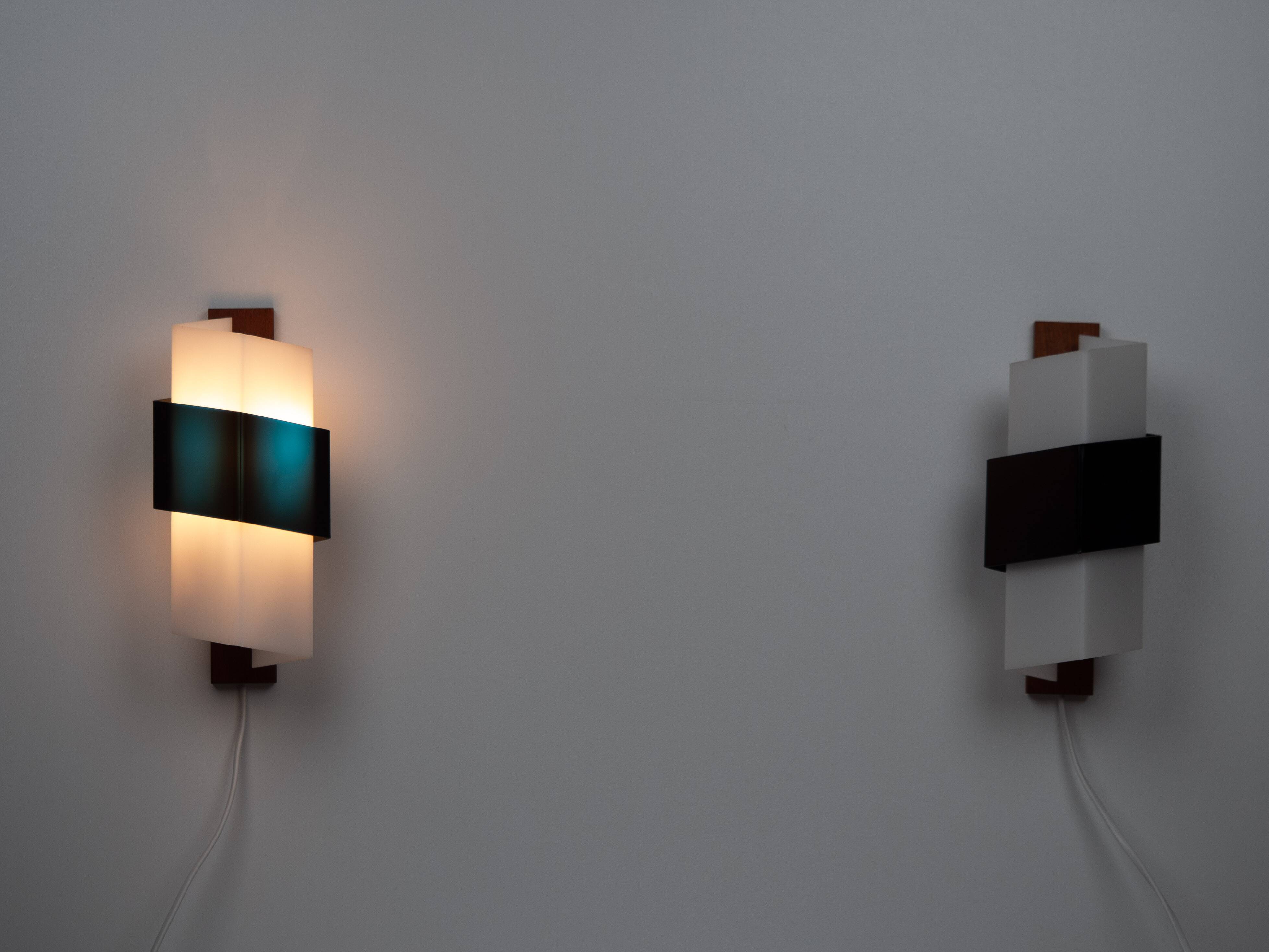 Paire de 2 appliques murales vintage suédoises des années 1950.