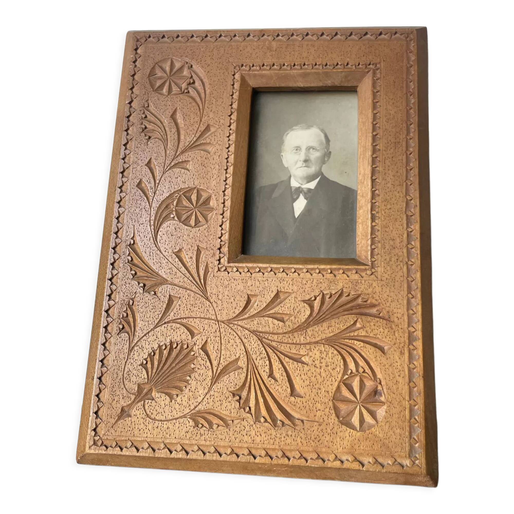 Antique hand carved  frame solid wood  19.5 cm x 13.5 cm
