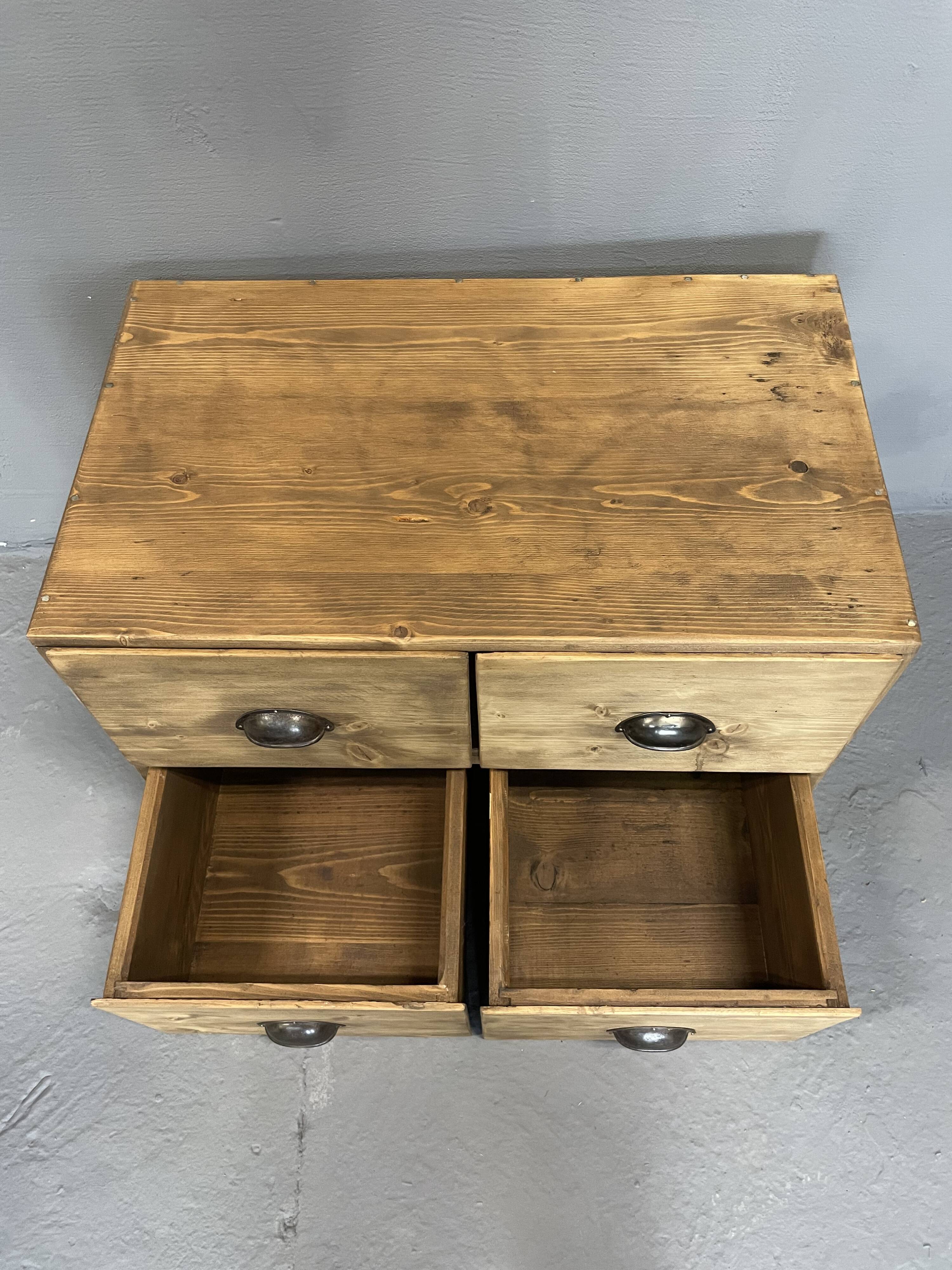 Small piece of furniture with 4 drawers