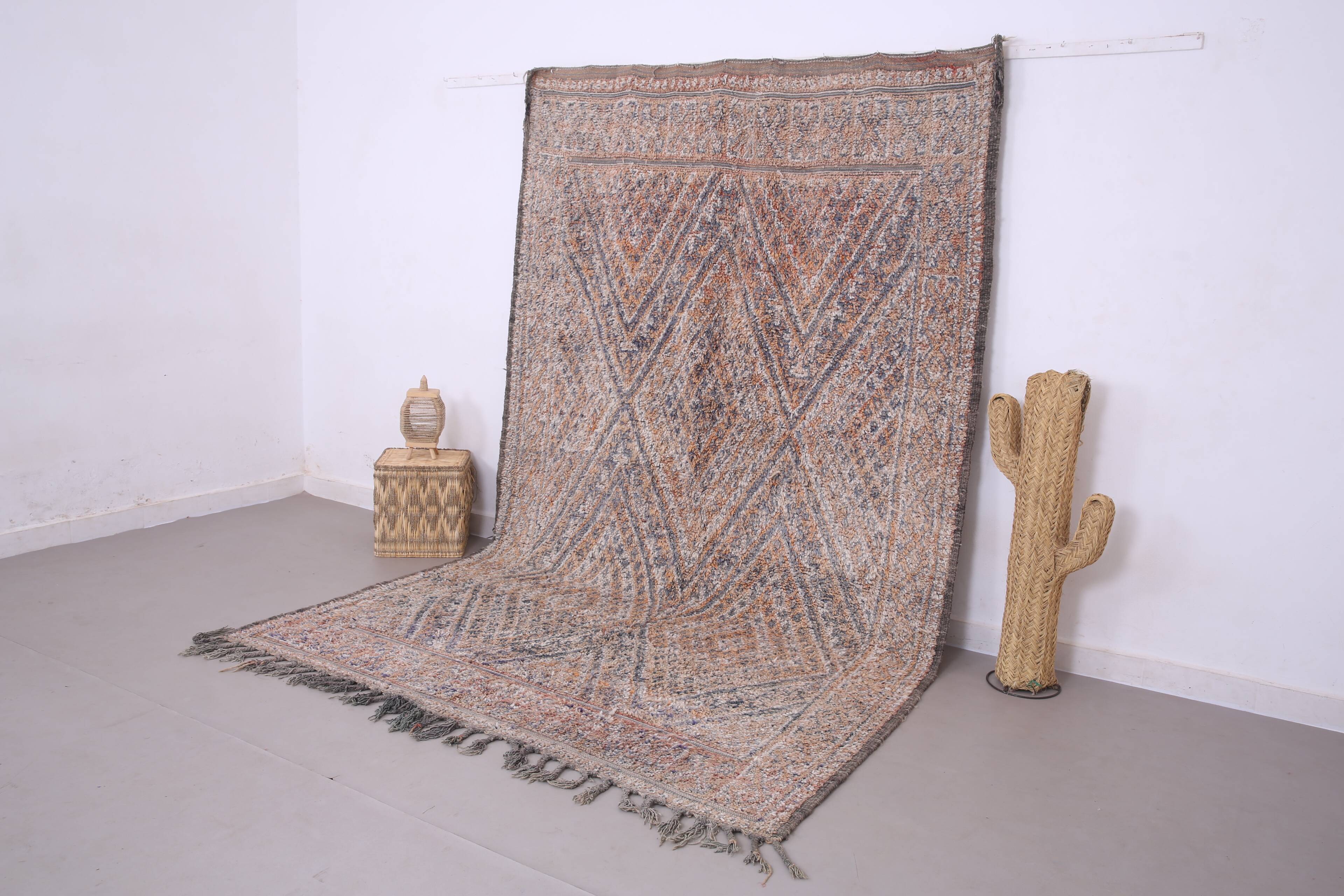 Vintage Beni Mguild Rug 209 x 323 - Berber Wool Rug - Handmade Moroccan Rug