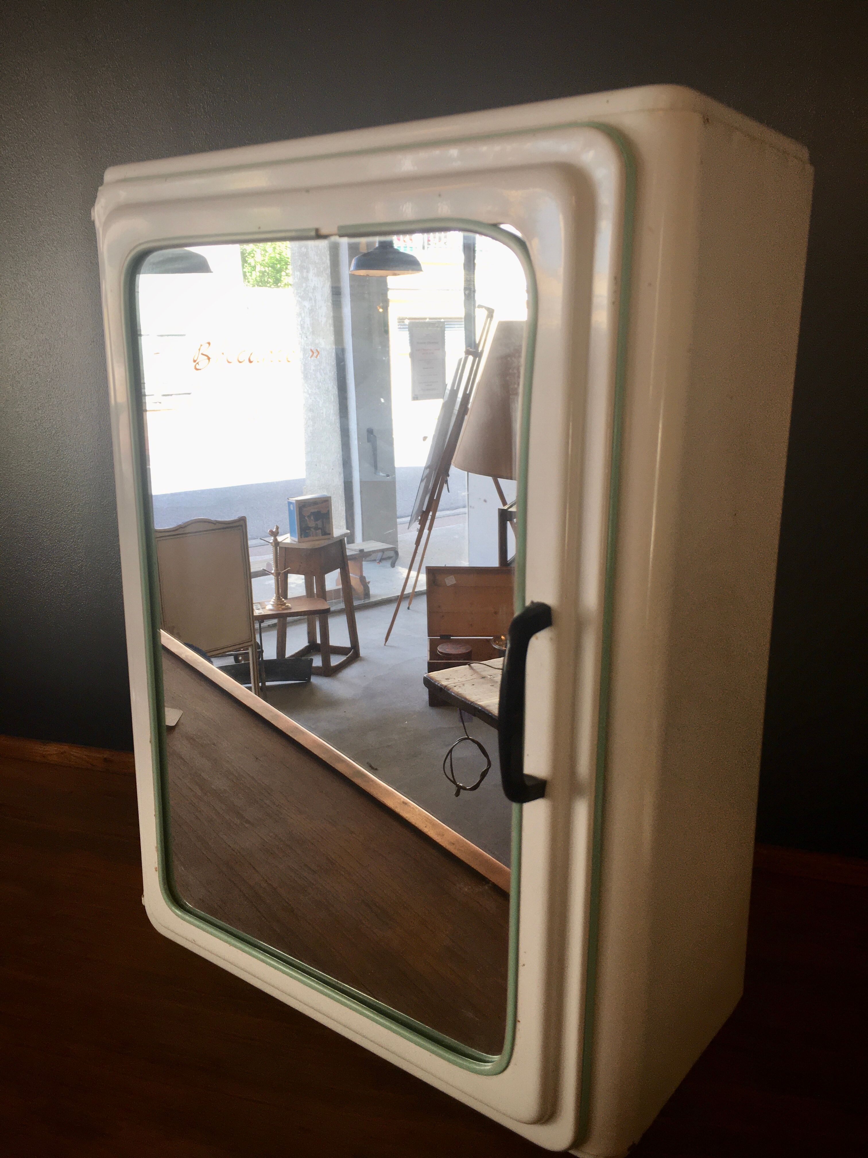 Small bathroom wardrobe 50' years