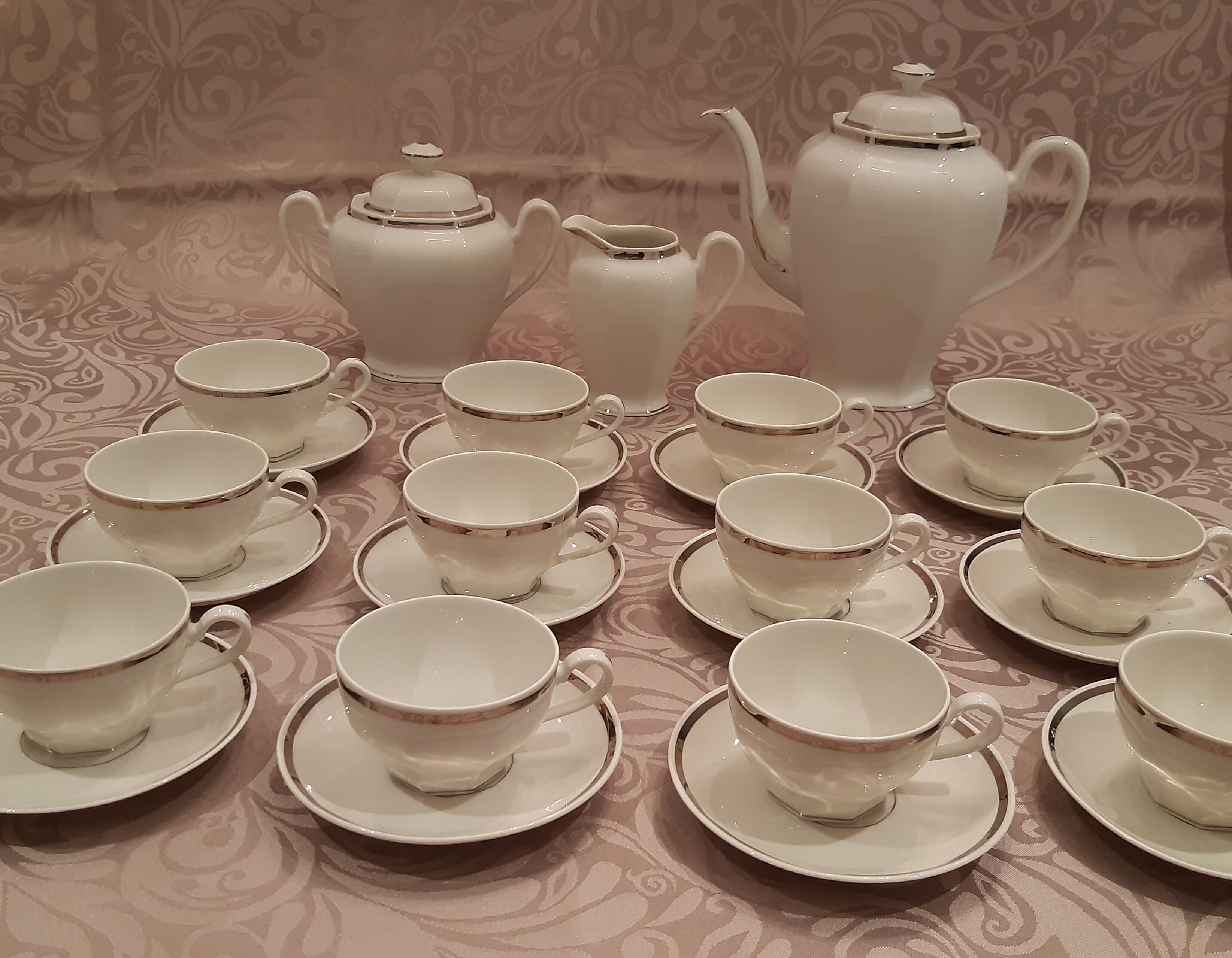 Complete art deco service in Limoges porcelain 12 cups