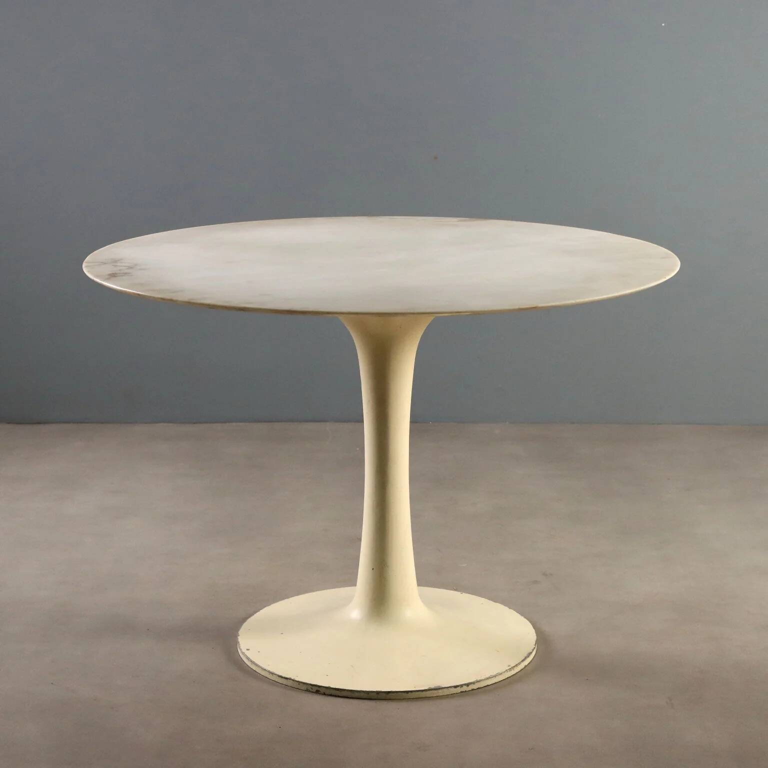 Vintage metal table with marble top, Italian design from the 1970s.