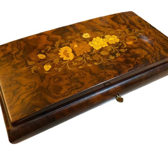 Jewelry box, music box, vintage