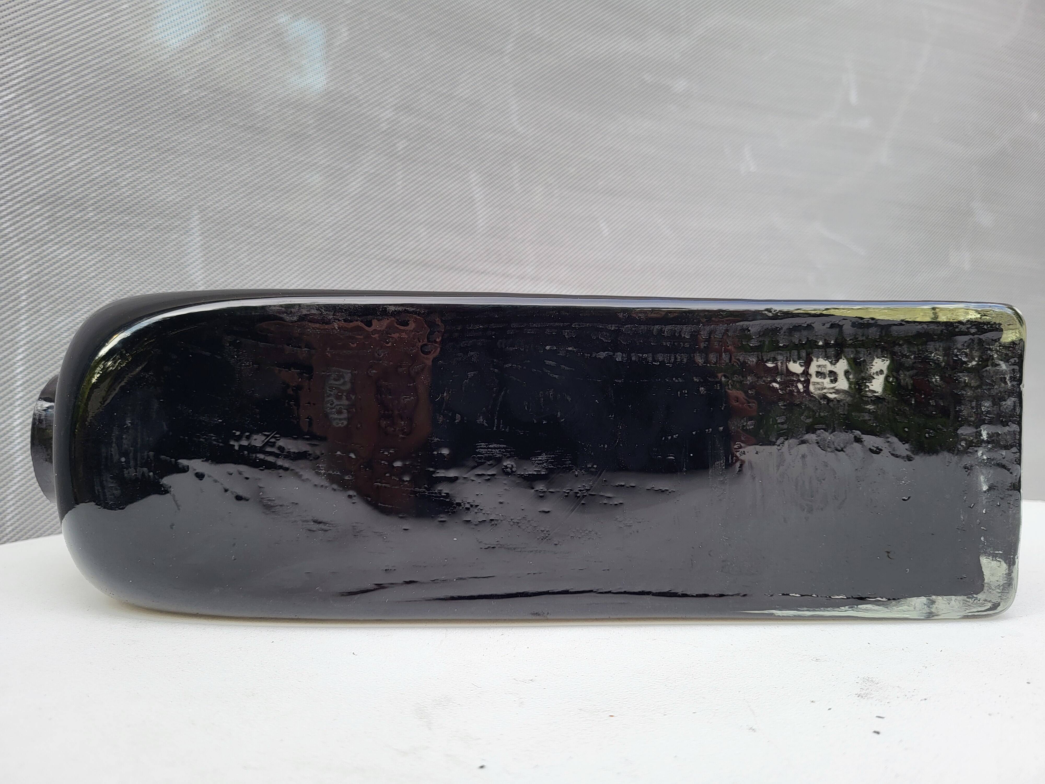 Wabi-Sabi glass vase with burnt wood mold