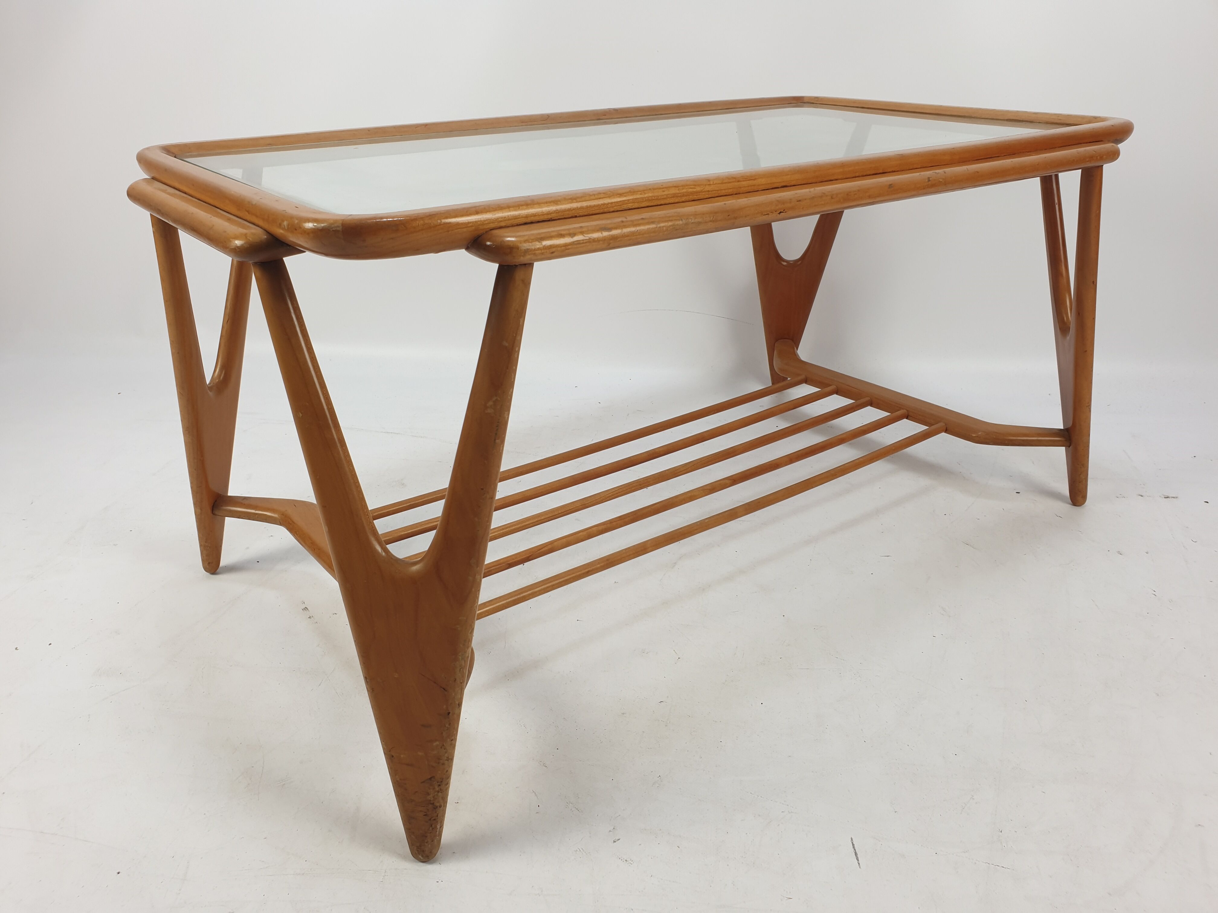 Italian walnut mid-century modern coffee table, 1950s