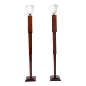 paire de grands lampadaires