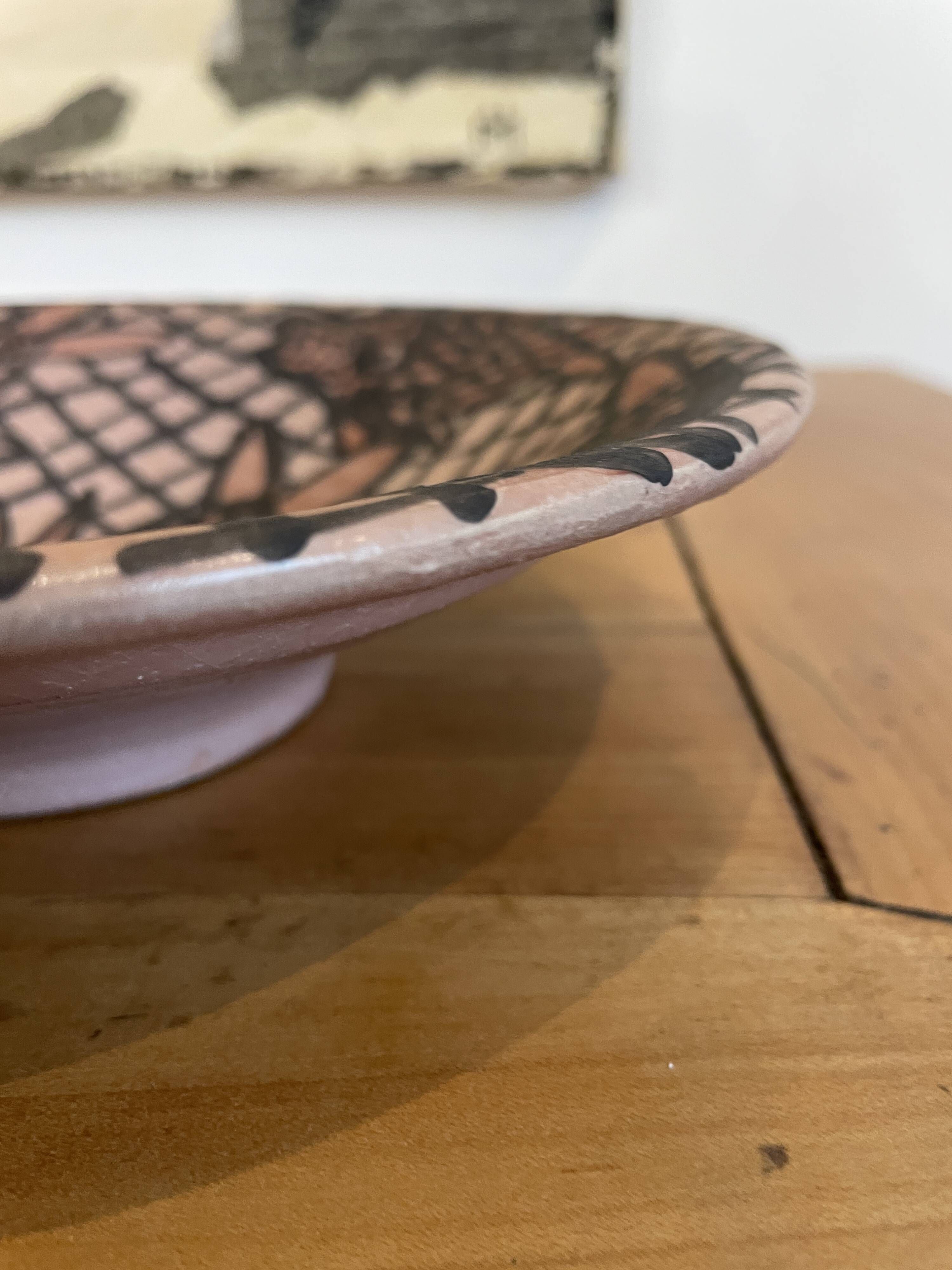 Modernist ceramic plate "Fish in a net" – Atelier Segui