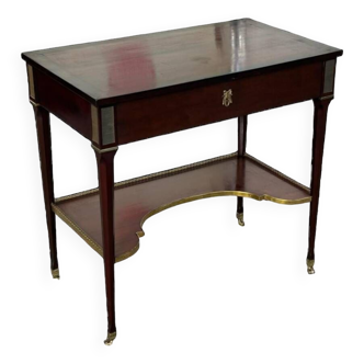 Table, console, bureau en acajou de style Louis XVI, époque XXème s.