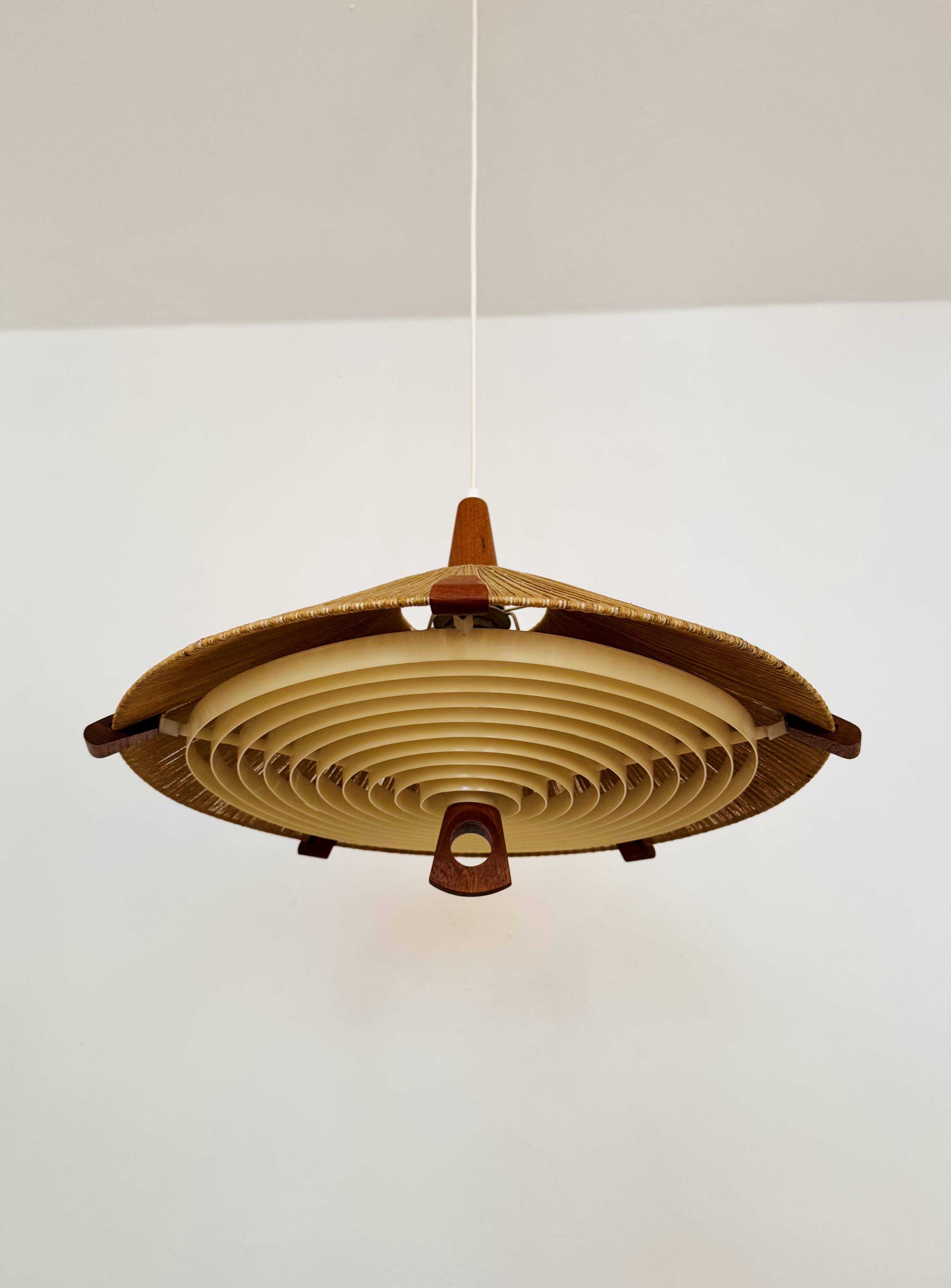 Suspension en sisal et teck par Temde