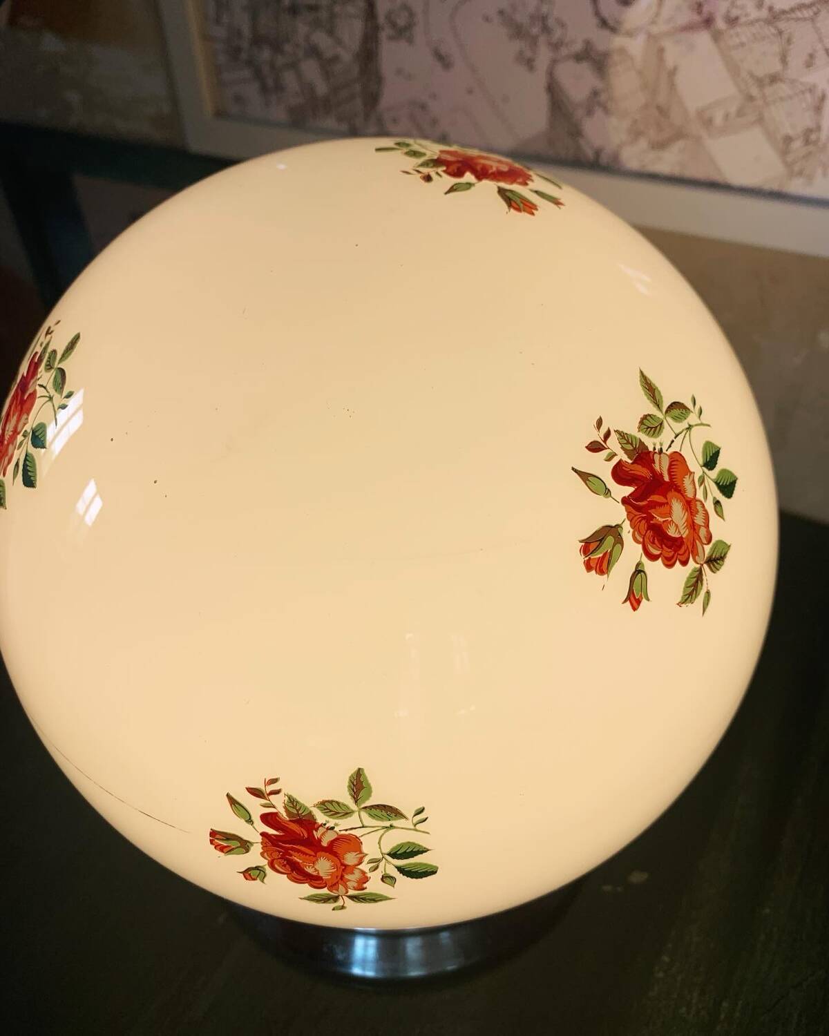 Lampe en opaline fleurie