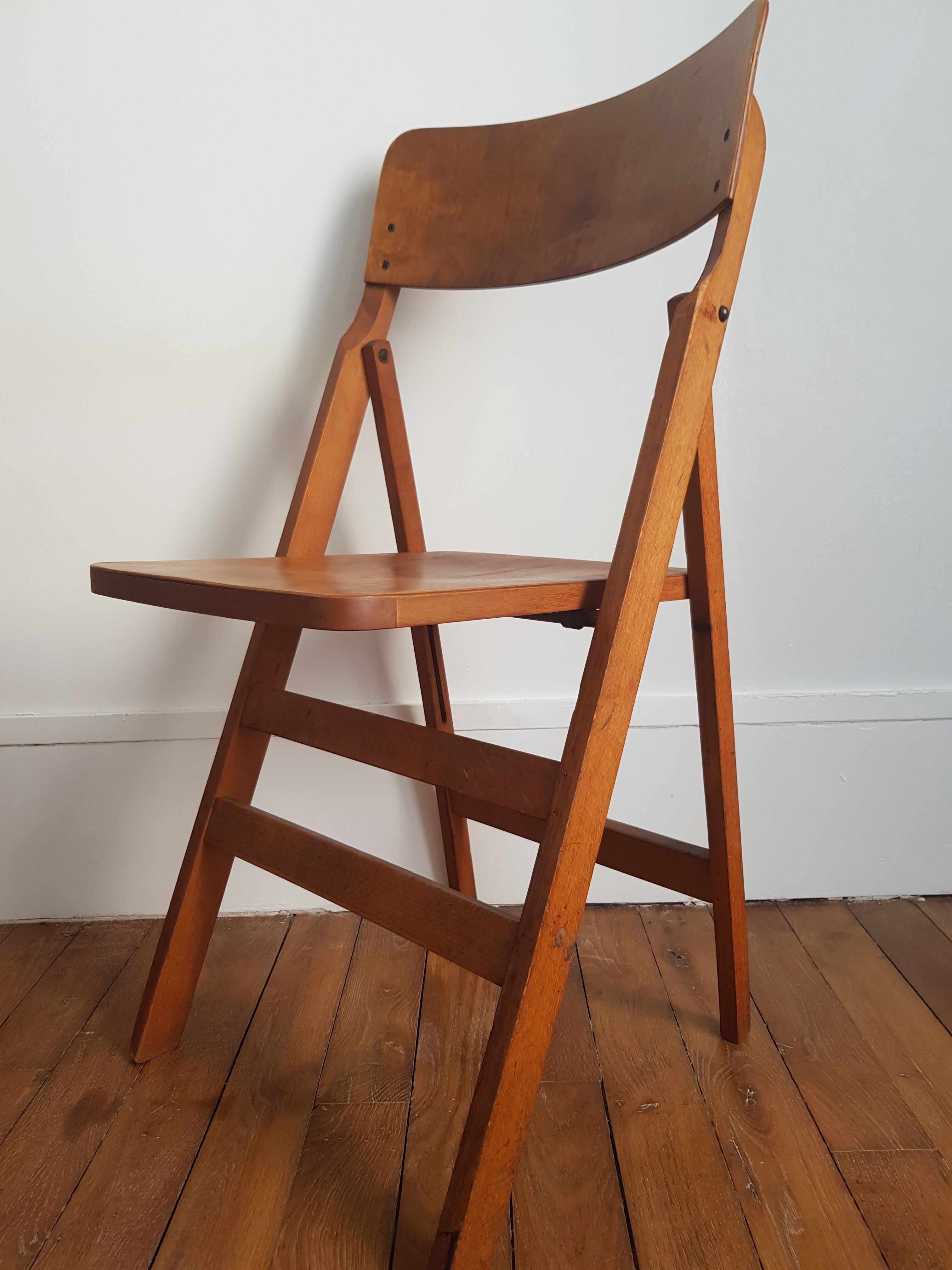 Baumann folding chair
