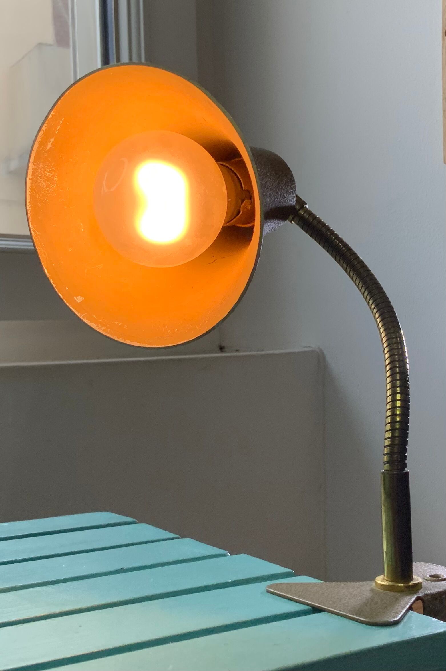 Vintage beige metal clip lamp working condition original electrification