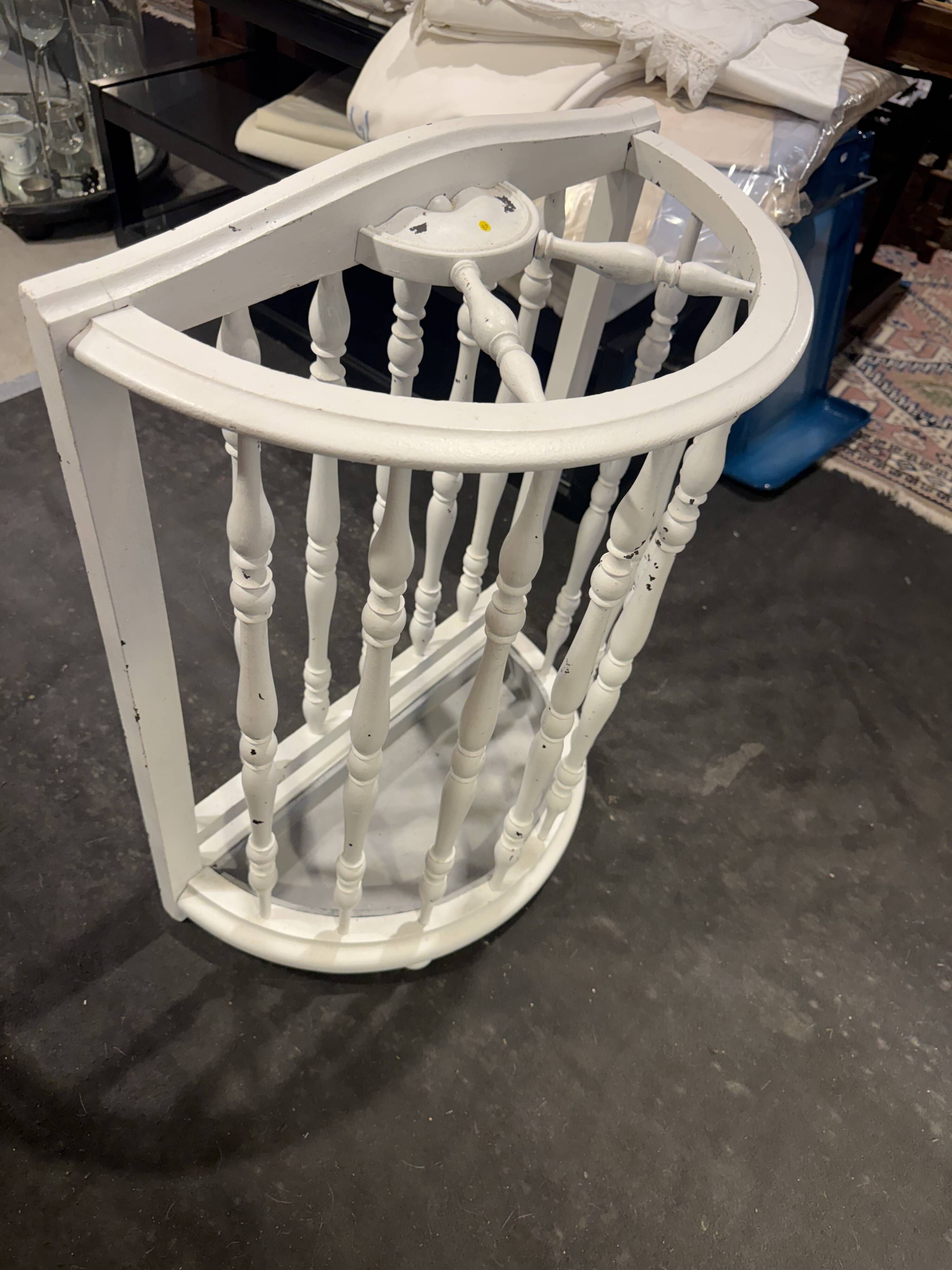 Umbrella stand / Half-moon fishing rod holder with baluster columns